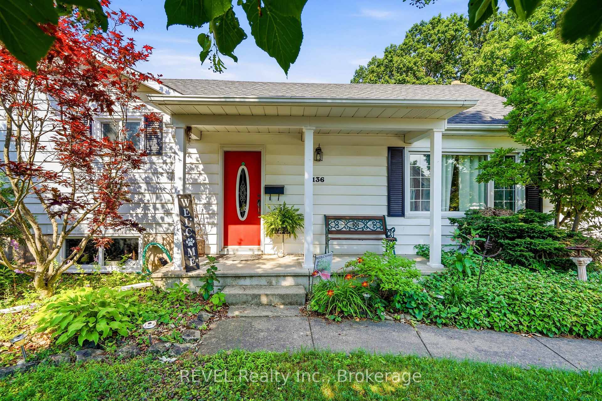 Photo 4 of 136 Powerview Avenue, St. Catharines, Western Hill — HOMEH