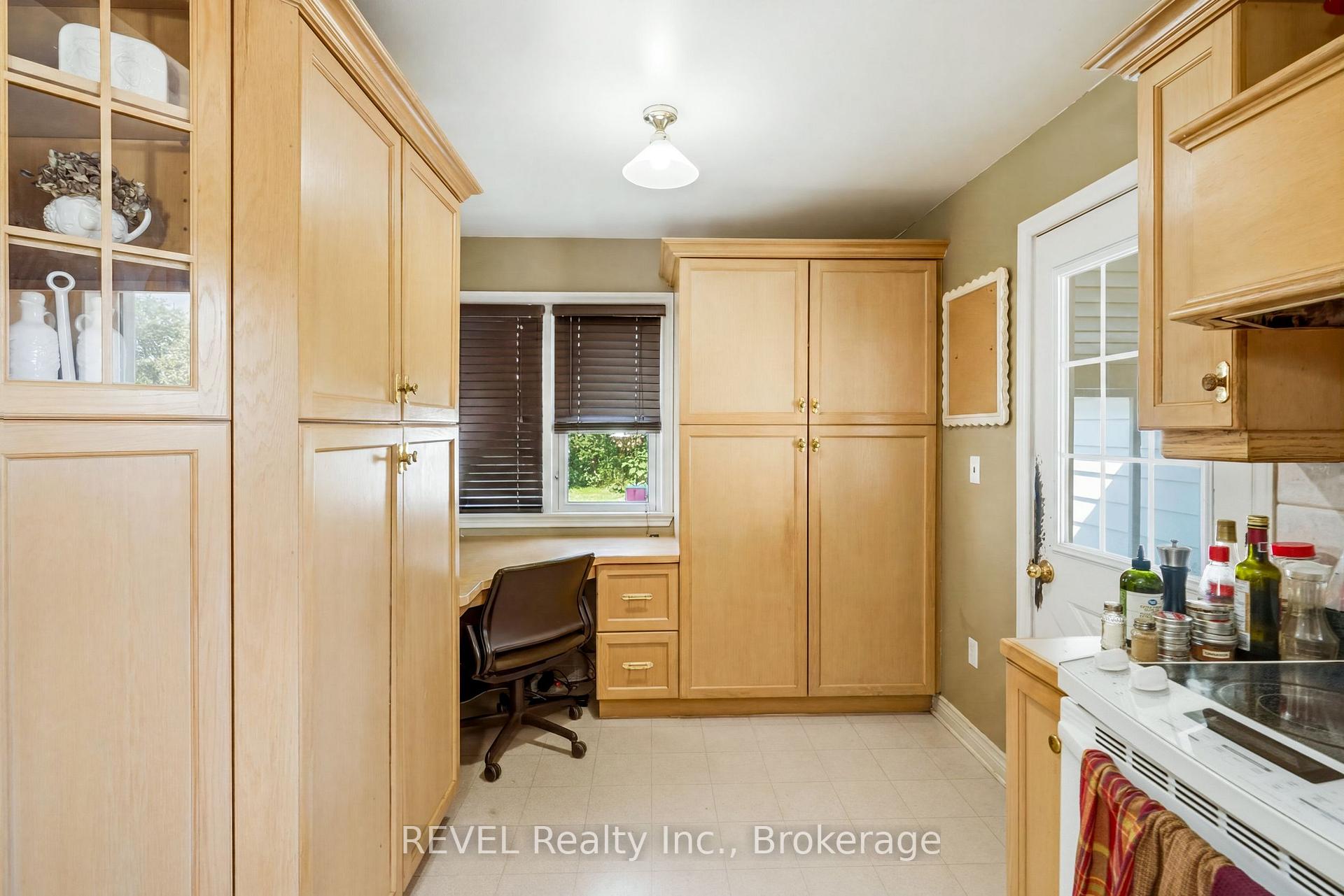 Photo 10 of 136 Powerview Avenue, St. Catharines, Western Hill — HOMEH