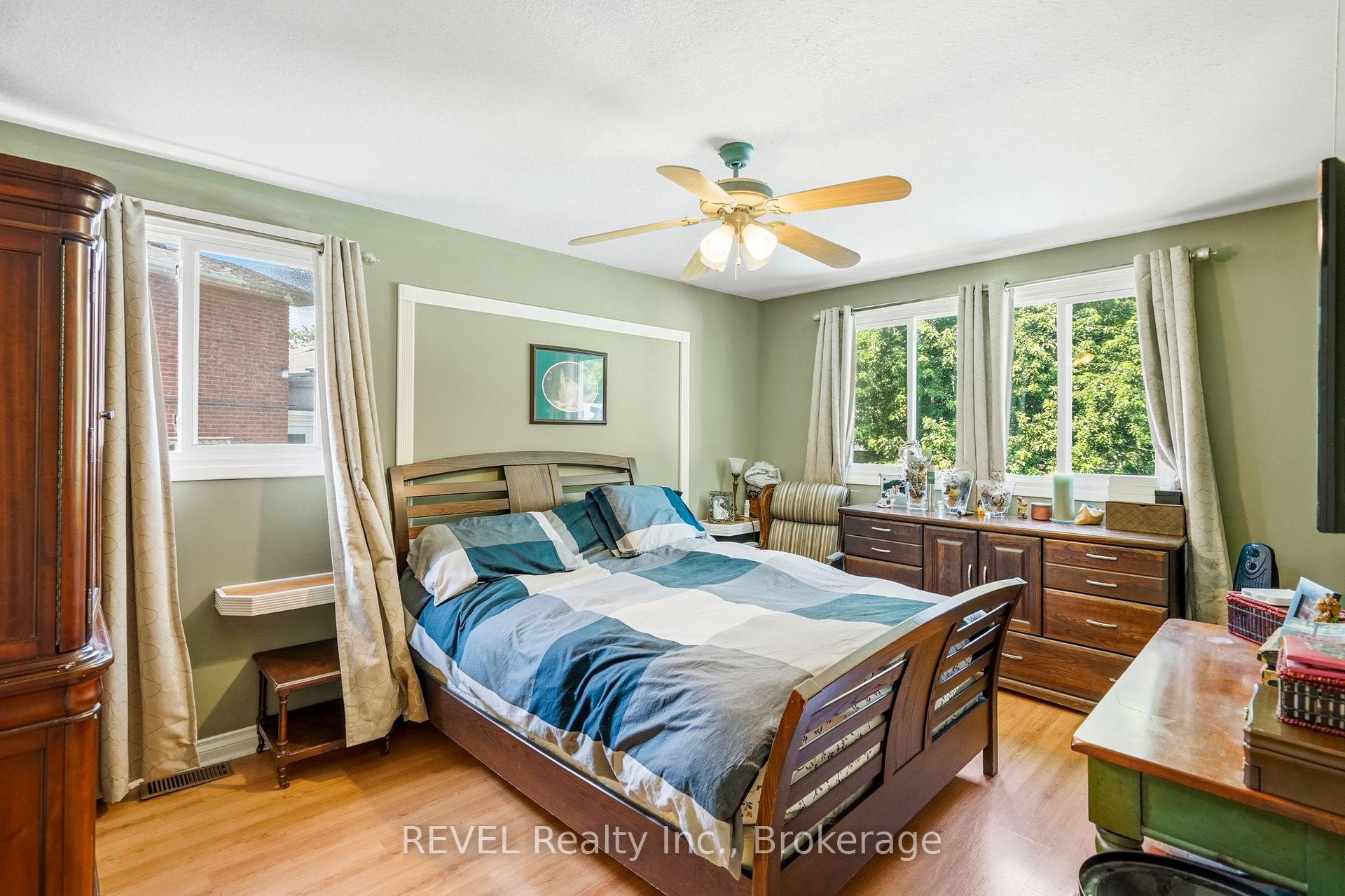 Photo 14 of 136 Powerview Avenue, St. Catharines, Western Hill — HOMEH
