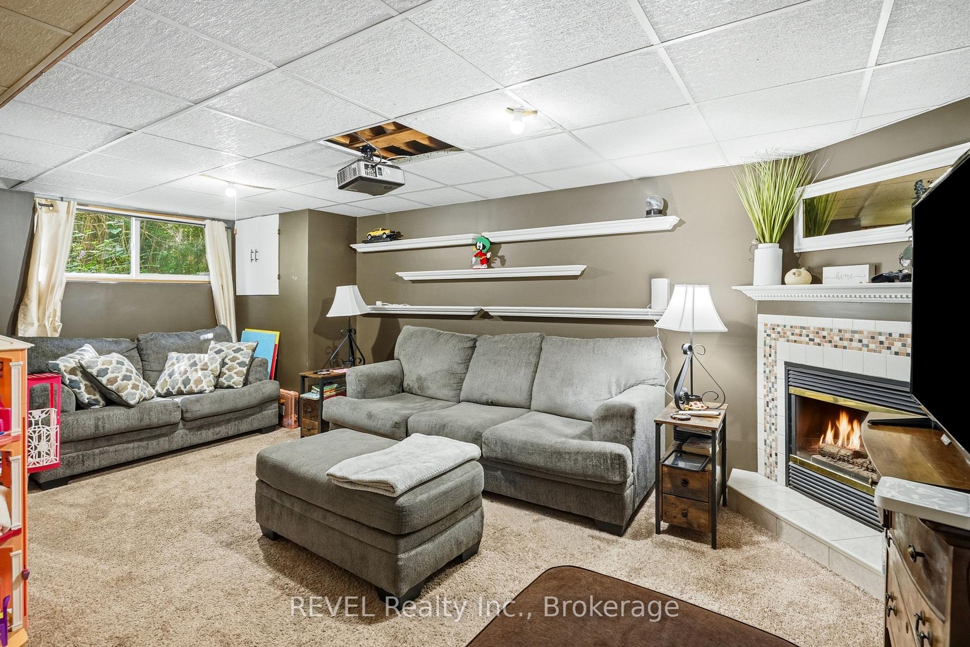 Photo 18 of 136 Powerview Avenue, St. Catharines, Western Hill — HOMEH
