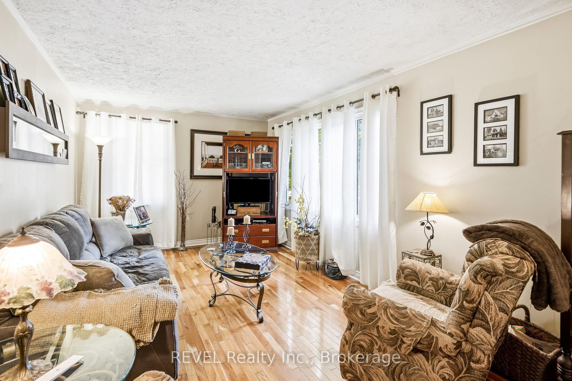 Photo 19 of 136 Powerview Avenue, St. Catharines, Western Hill — HOMEH