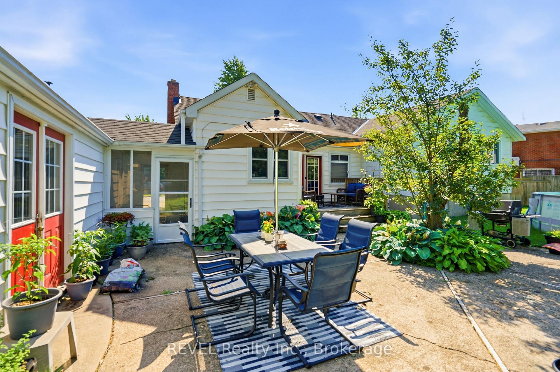 Photo 23 of 136 Powerview Avenue, St. Catharines, Western Hill — HOMEH