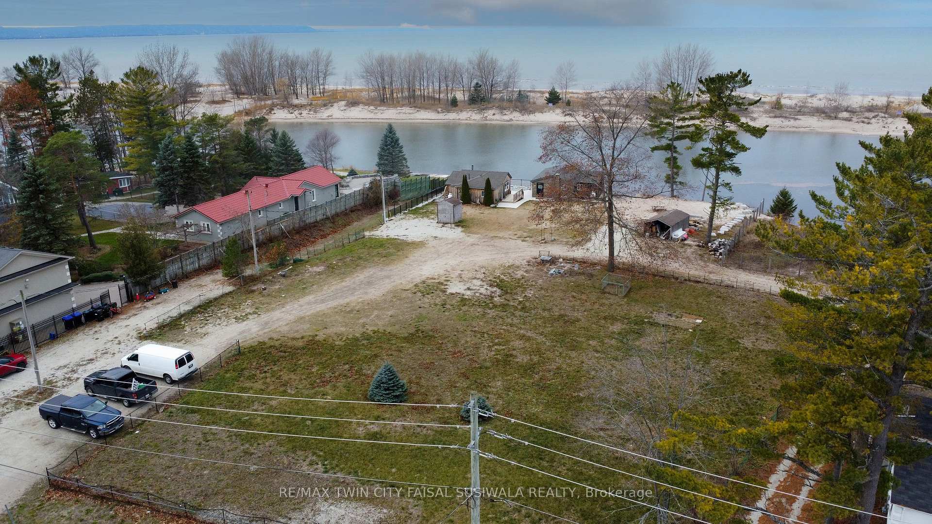 Photo 1 of Unit B, 326 River Road, Wasaga Beach — HOMEH