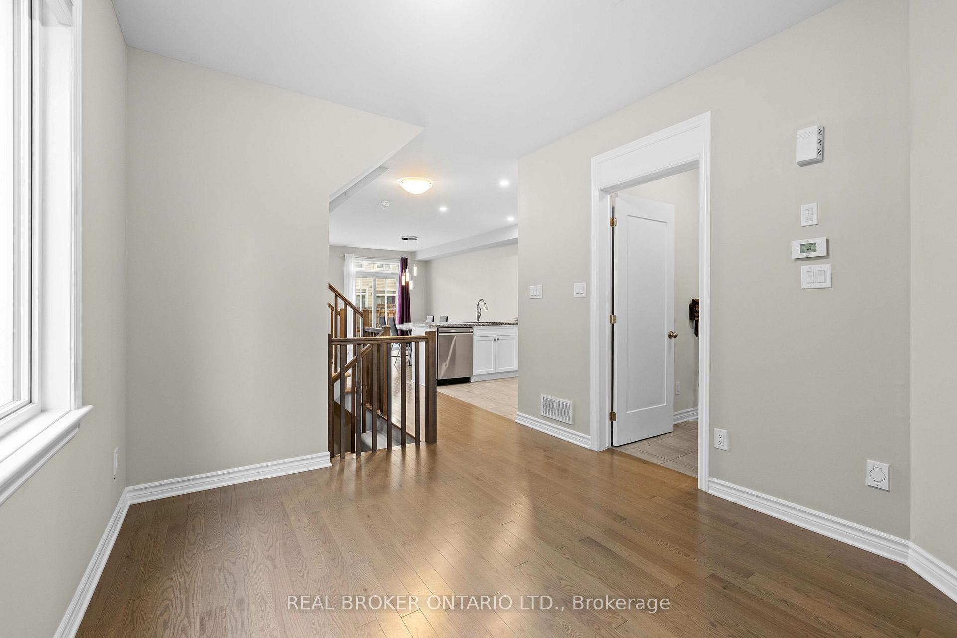 Photo 5 of 838 Cedar Creek Drive, Ottawa, Blossom Park/Kemp Park/Findlay Creek — HOMEH
