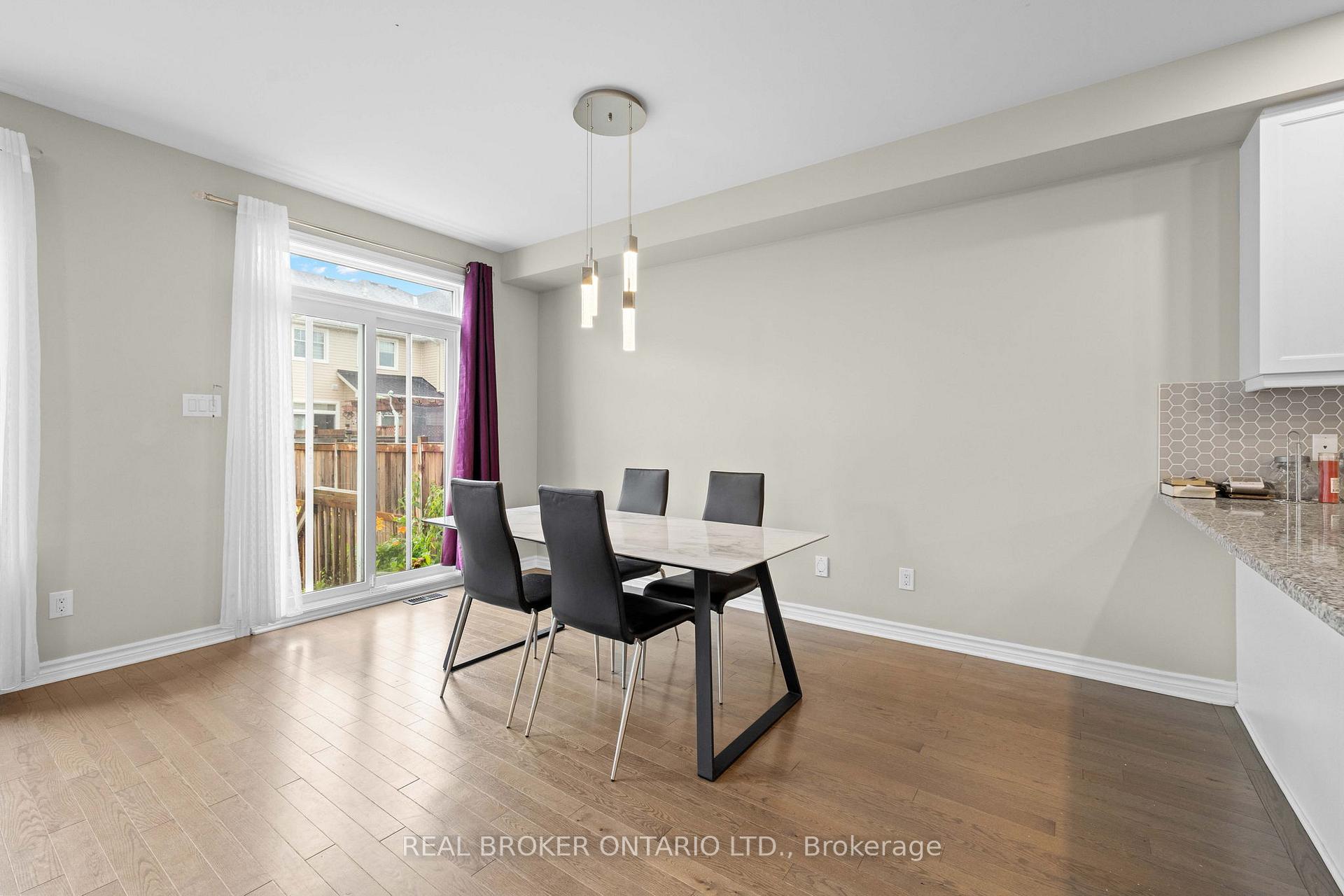 Photo 10 of 838 Cedar Creek Drive, Ottawa, Blossom Park/Kemp Park/Findlay Creek — HOMEH