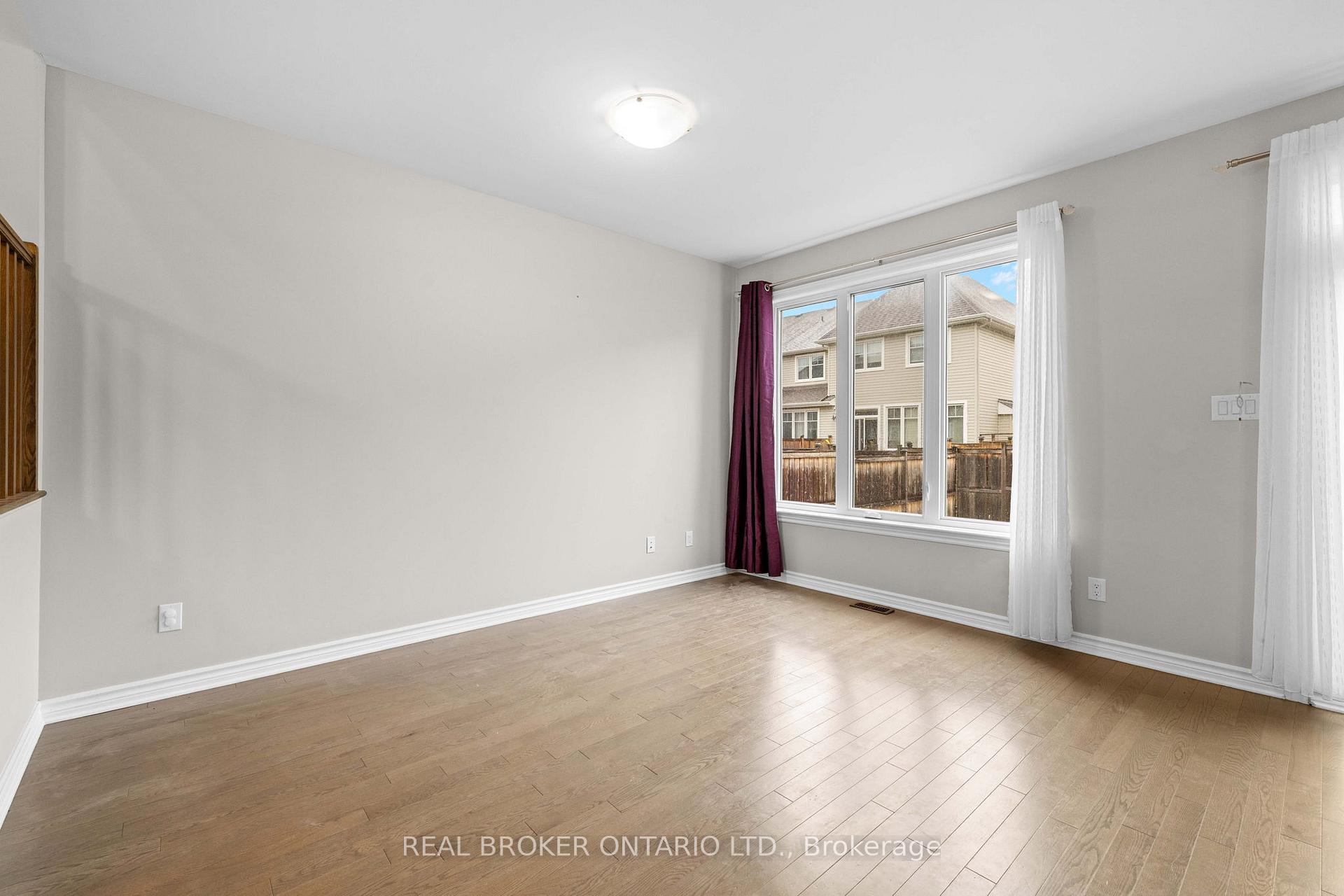 Photo 13 of 838 Cedar Creek Drive, Ottawa, Blossom Park/Kemp Park/Findlay Creek — HOMEH