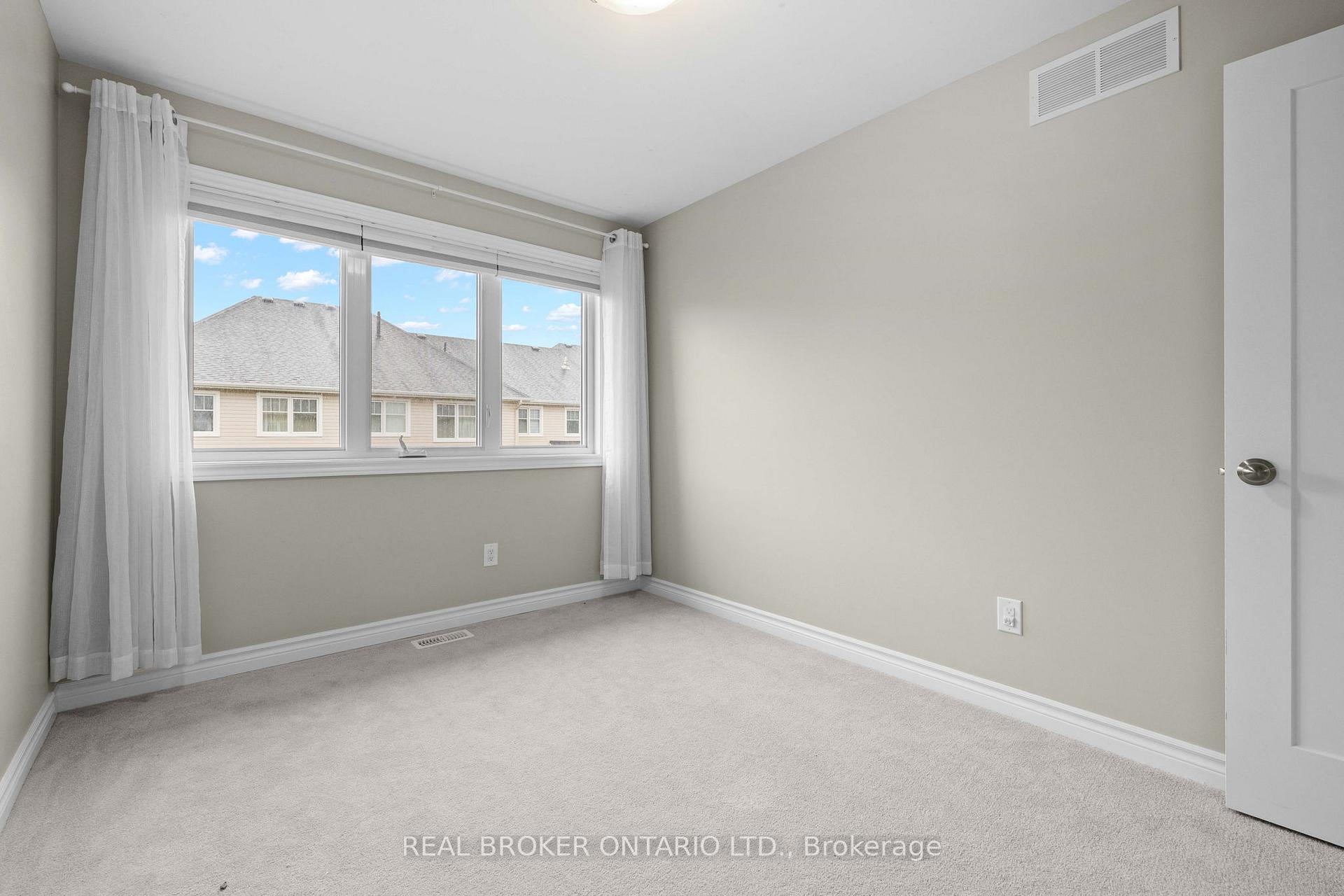 Photo 15 of 838 Cedar Creek Drive, Ottawa, Blossom Park/Kemp Park/Findlay Creek — HOMEH