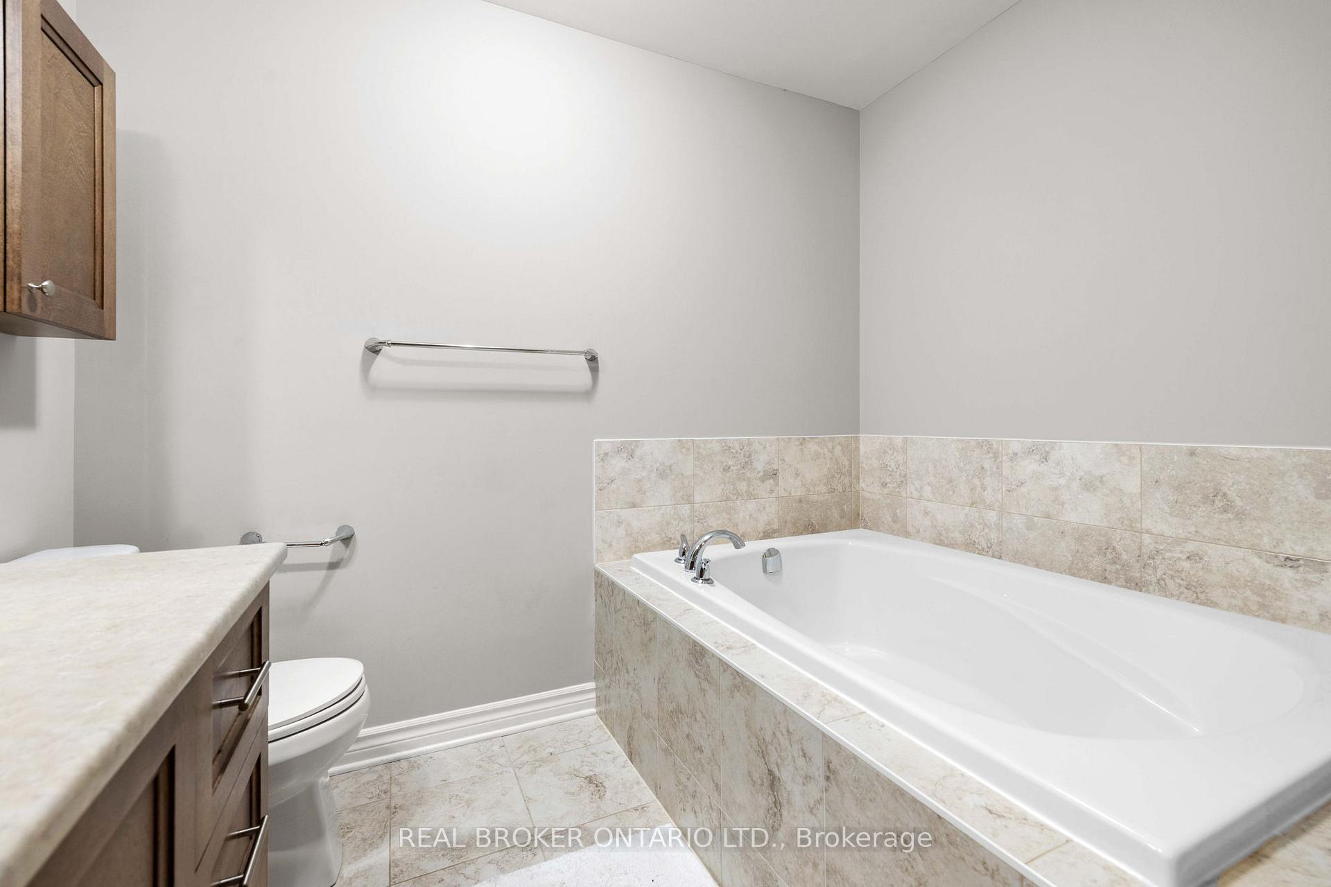 Photo 26 of 838 Cedar Creek Drive, Ottawa, Blossom Park/Kemp Park/Findlay Creek — HOMEH