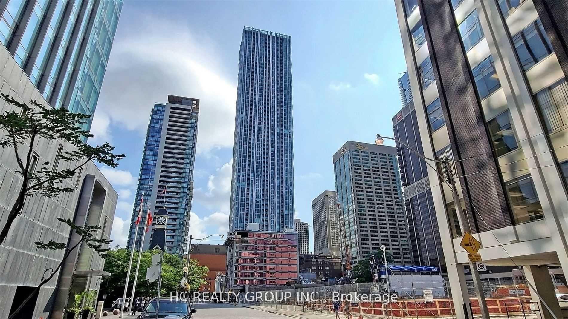 Front of Unit 2701, 1 Yorkville Avenue