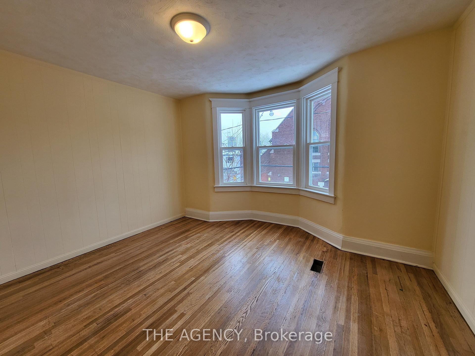 Photo 3 of Unit #upper, 613 Delaware Avenue, Toronto, Wychwood — HOMEH