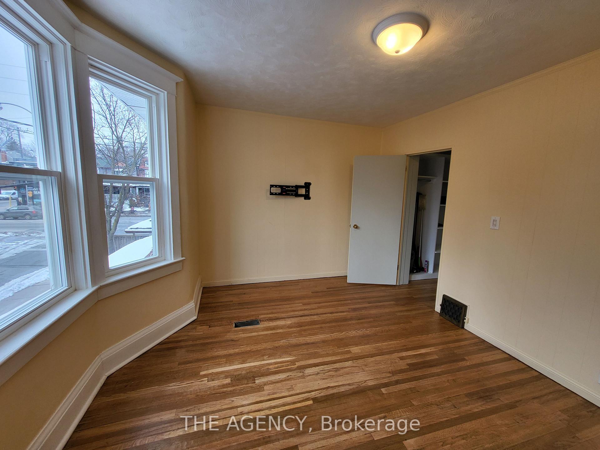 Photo 4 of Unit #upper, 613 Delaware Avenue, Toronto, Wychwood — HOMEH