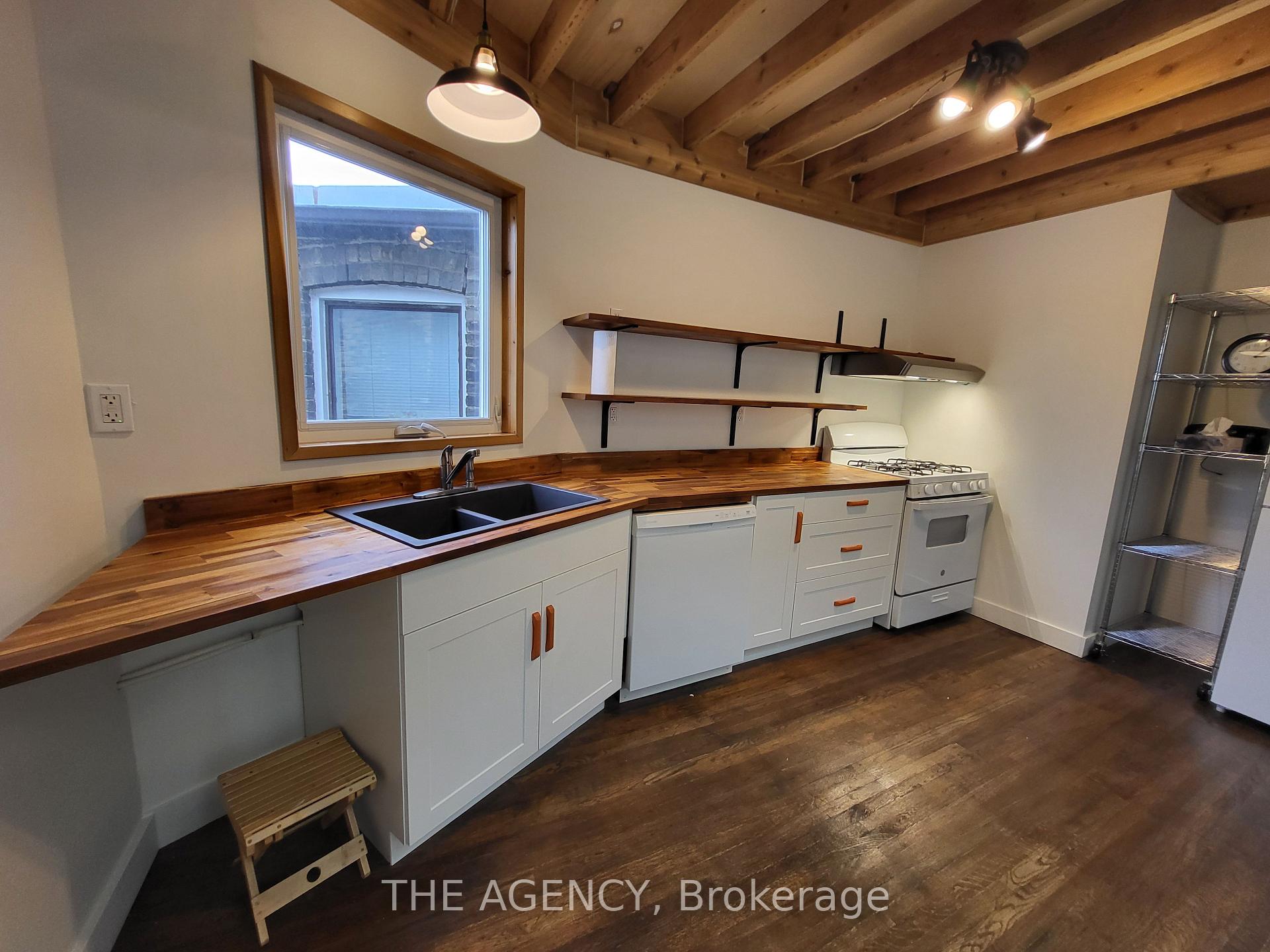 Photo 6 of Unit #upper, 613 Delaware Avenue, Toronto, Wychwood — HOMEH