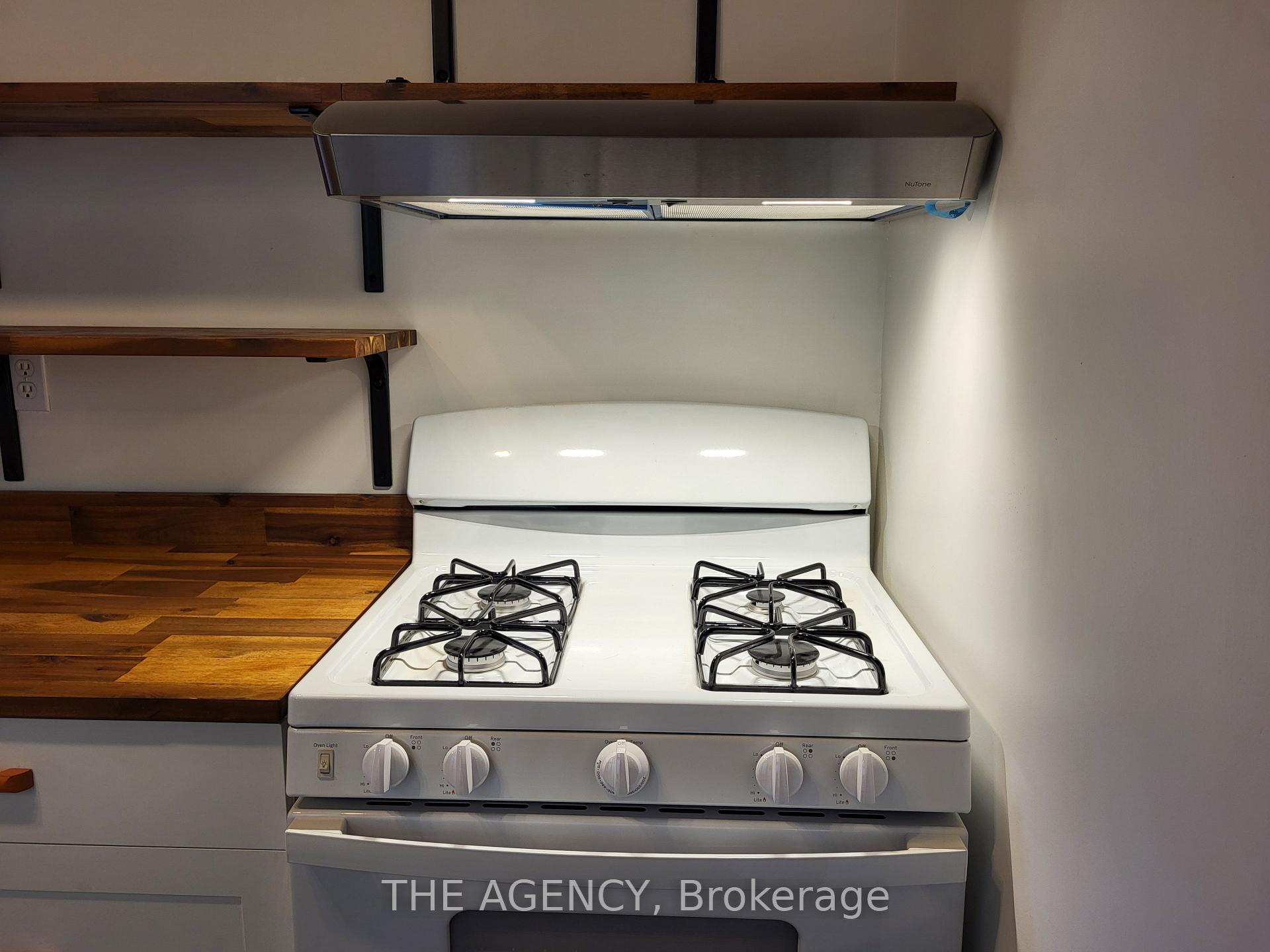 Photo 10 of Unit #upper, 613 Delaware Avenue, Toronto, Wychwood — HOMEH
