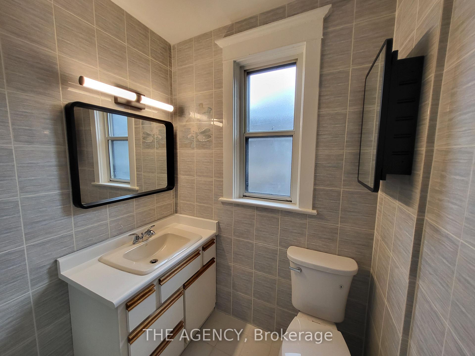 Photo 16 of Unit #upper, 613 Delaware Avenue, Toronto, Wychwood — HOMEH