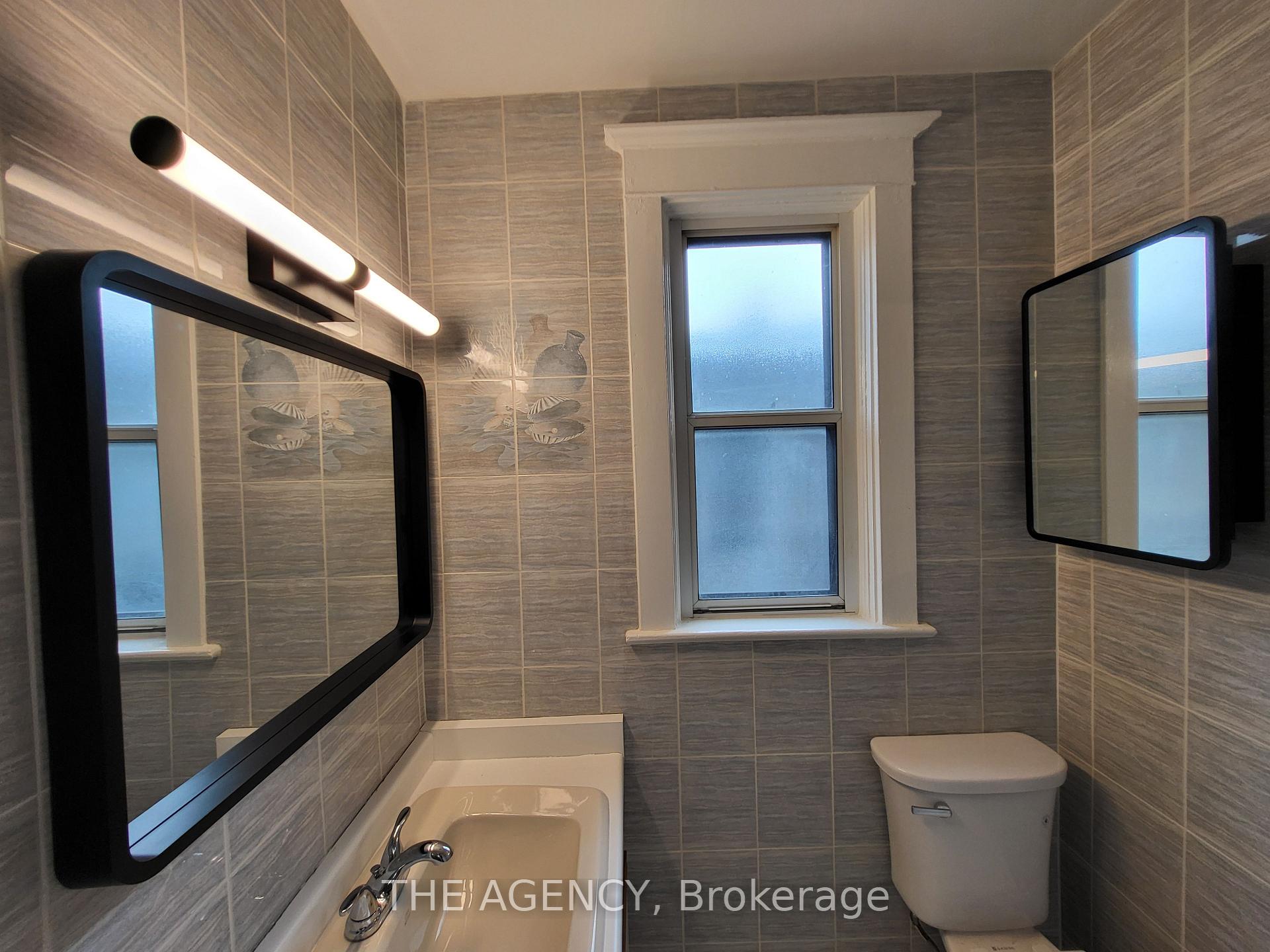 Photo 17 of Unit #upper, 613 Delaware Avenue, Toronto, Wychwood — HOMEH