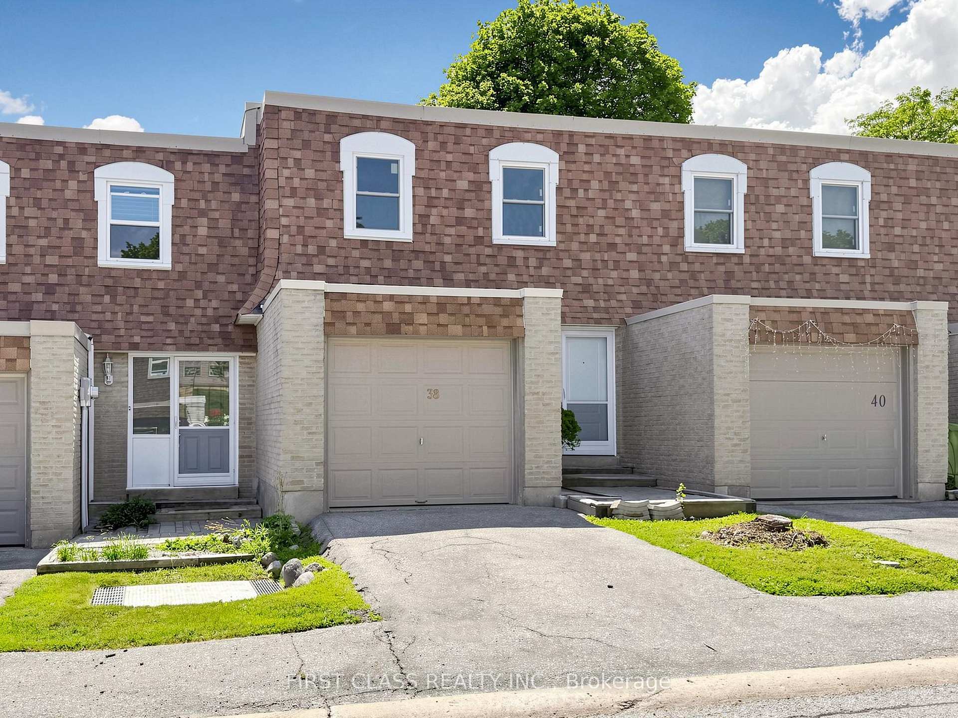 Front of Unit 38, 850 Huntingwood Drive