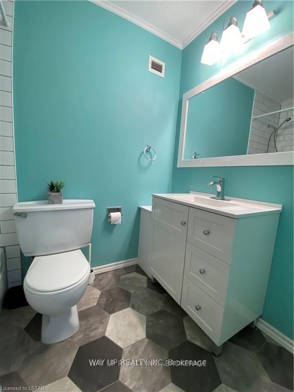 Photo 8 of Unit 30, 730 Wilkins Street, London, South R — HOMEH