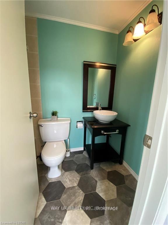 Photo 11 of Unit 30, 730 Wilkins Street, London, South R — HOMEH