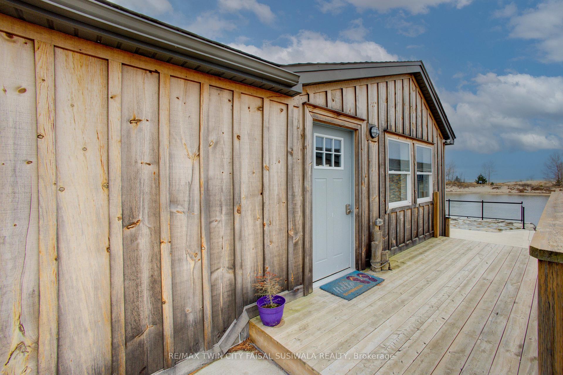 Photo 5 of 2 Browns Lane, Wasaga Beach — HOMEH