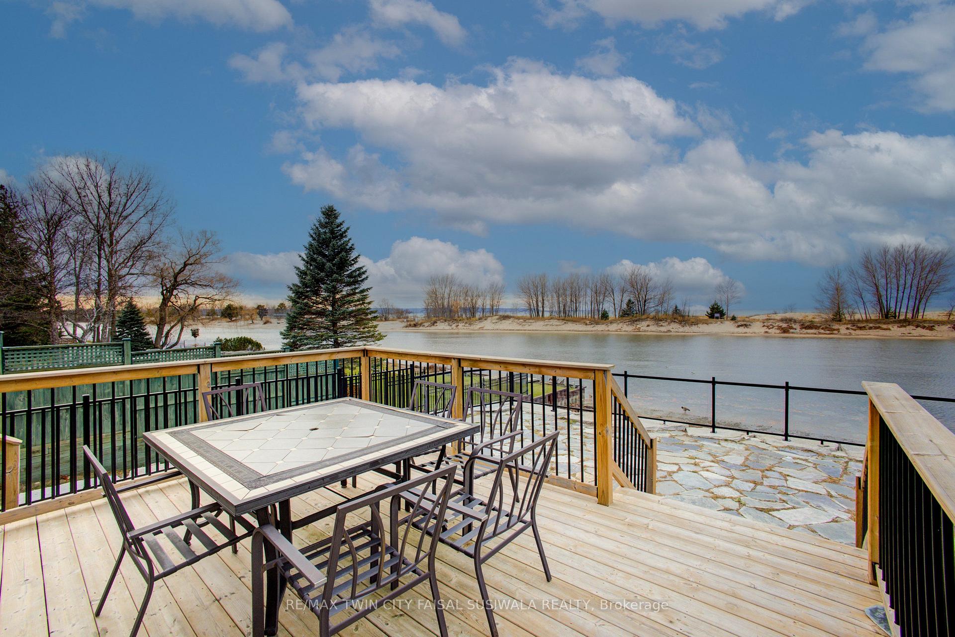 Photo 15 of 2 Browns Lane, Wasaga Beach — HOMEH