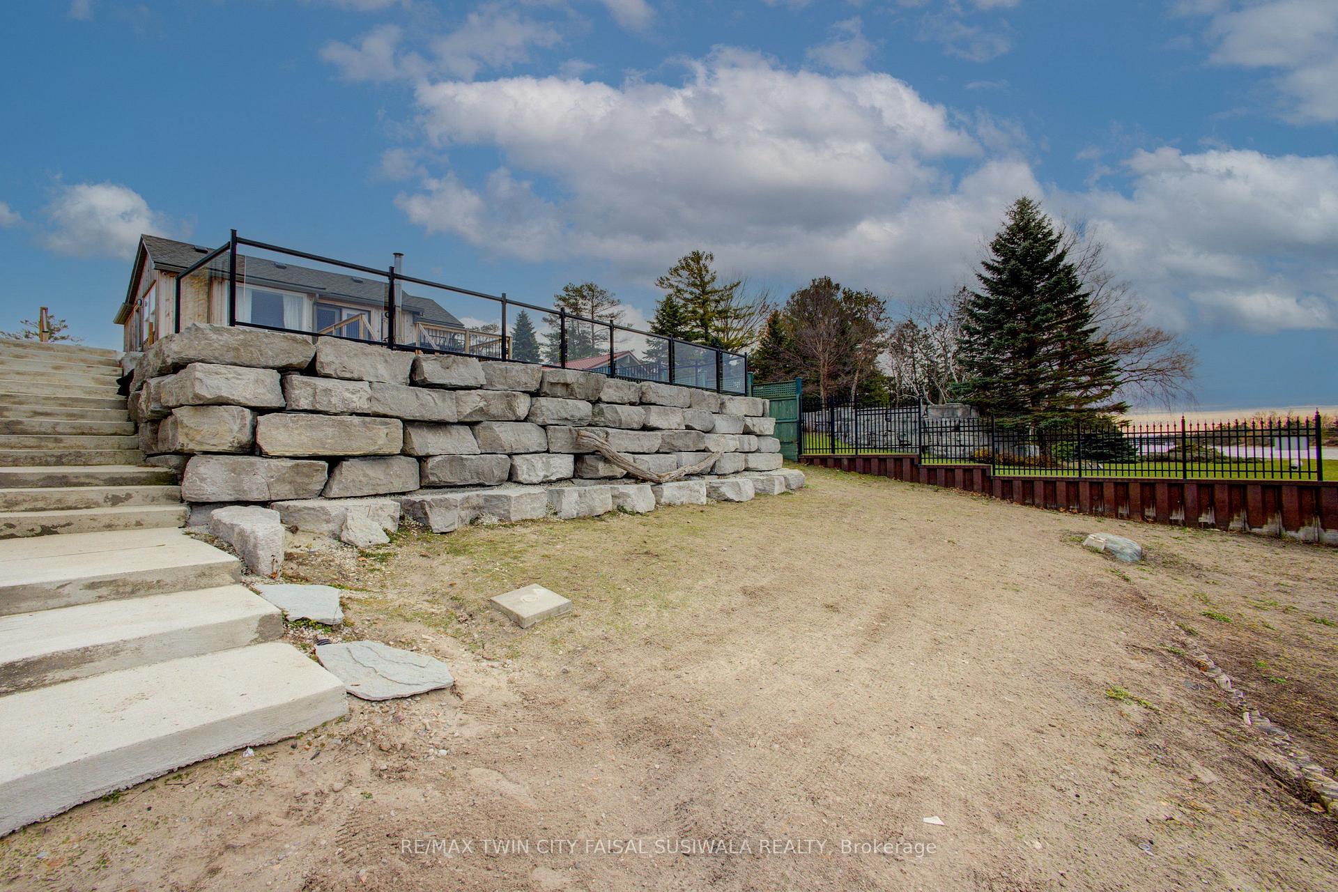 Photo 21 of 2 Browns Lane, Wasaga Beach — HOMEH