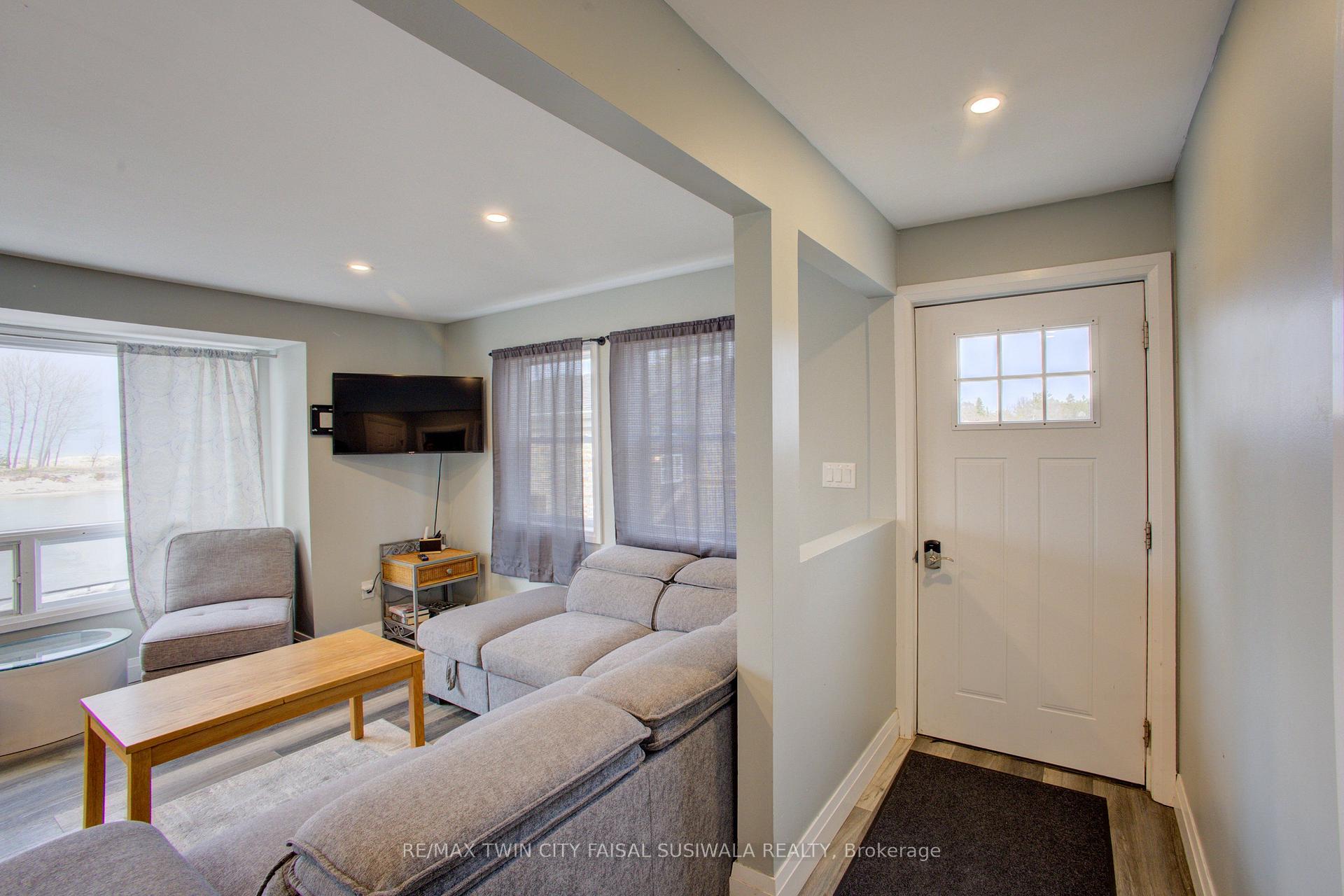 Photo 35 of 2 Browns Lane, Wasaga Beach — HOMEH