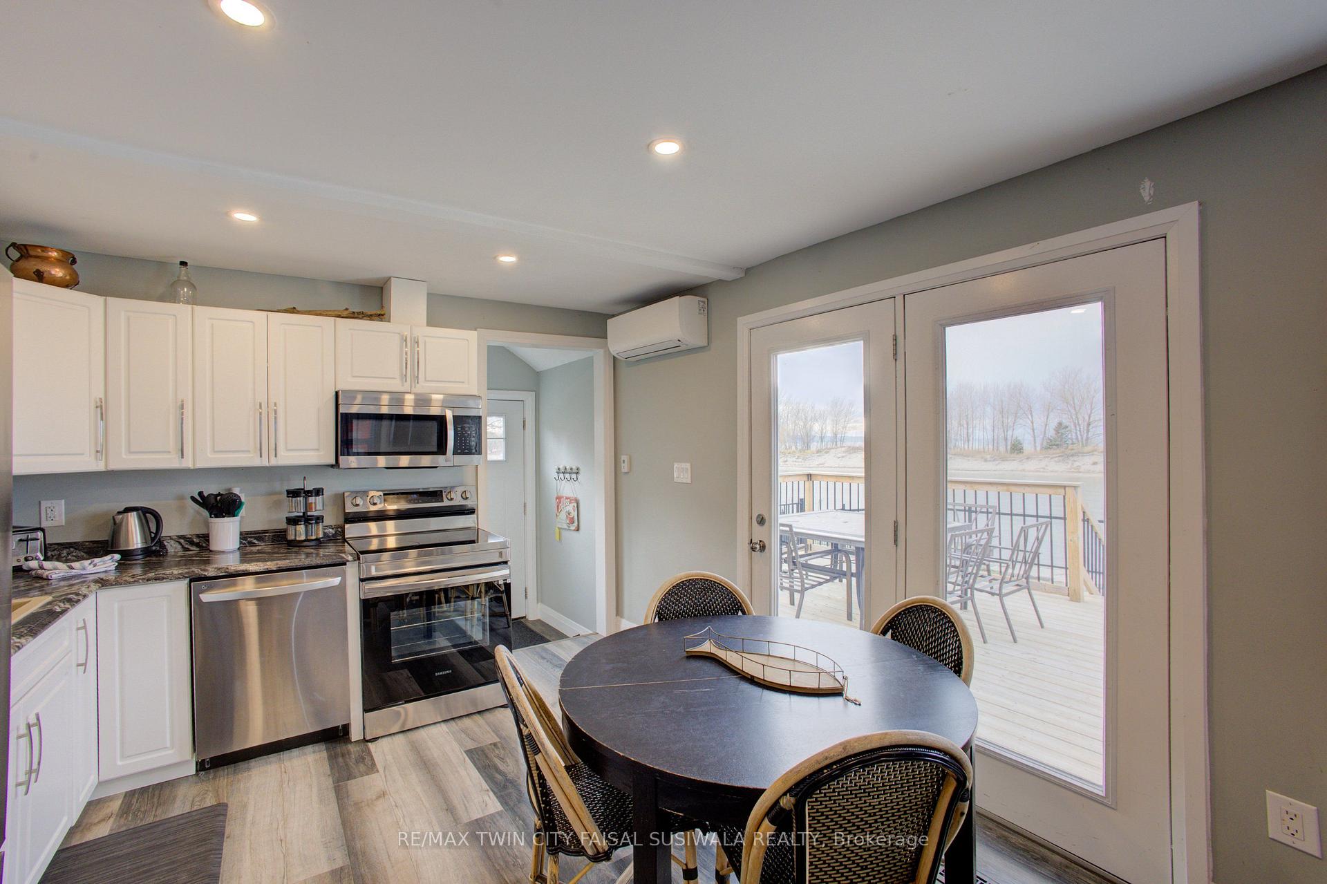 Photo 43 of 2 Browns Lane, Wasaga Beach — HOMEH