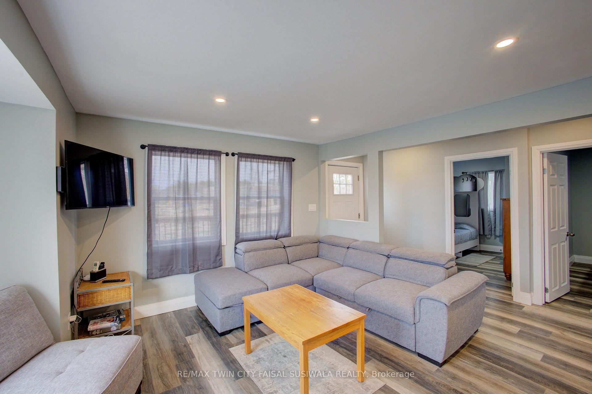 Photo 30 of 2 Browns Lane, Wasaga Beach — HOMEH