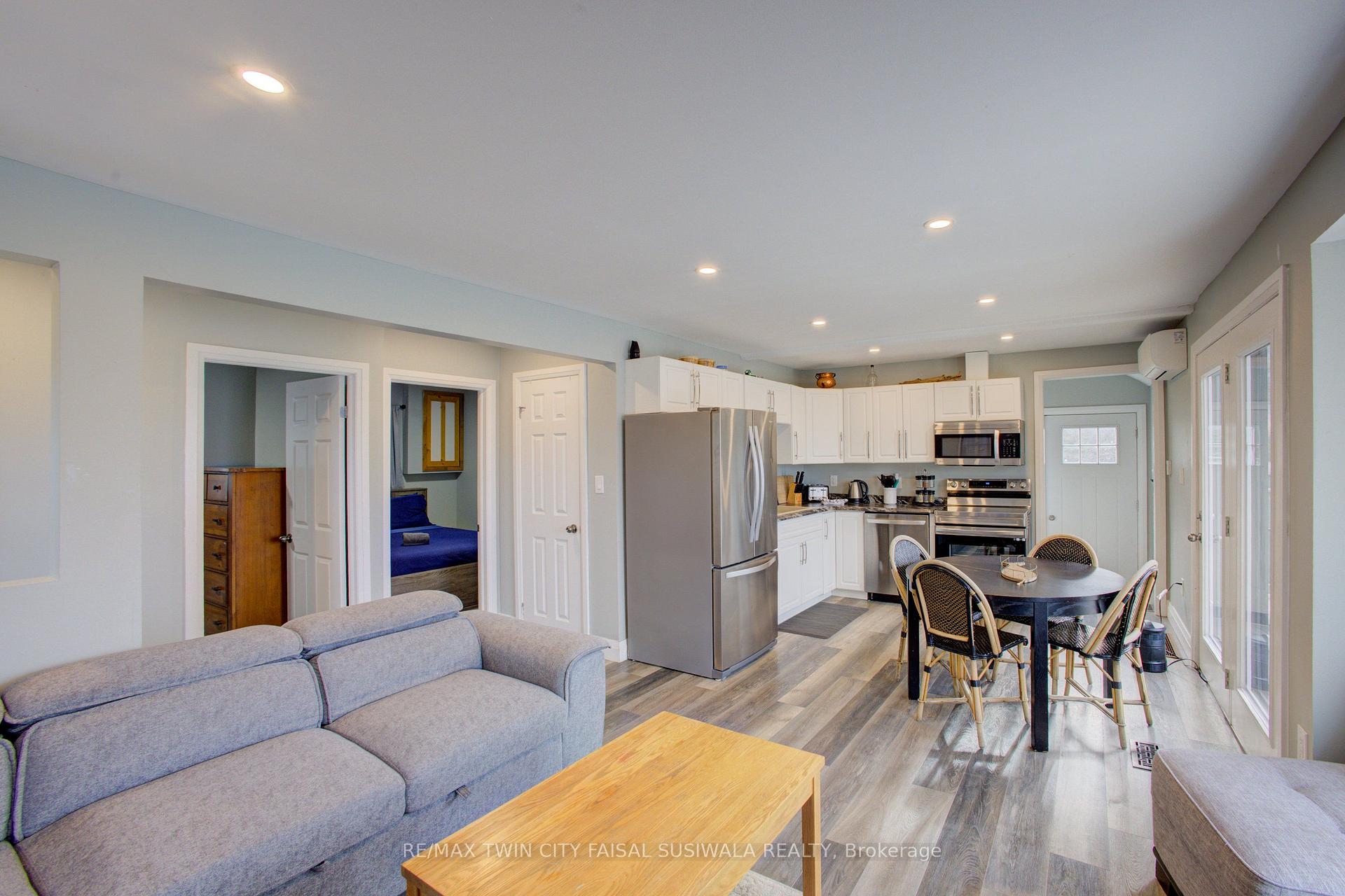 Photo 32 of 2 Browns Lane, Wasaga Beach — HOMEH