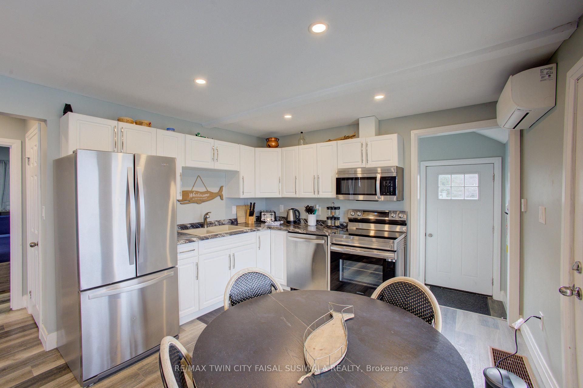 Photo 36 of 2 Browns Lane, Wasaga Beach — HOMEH