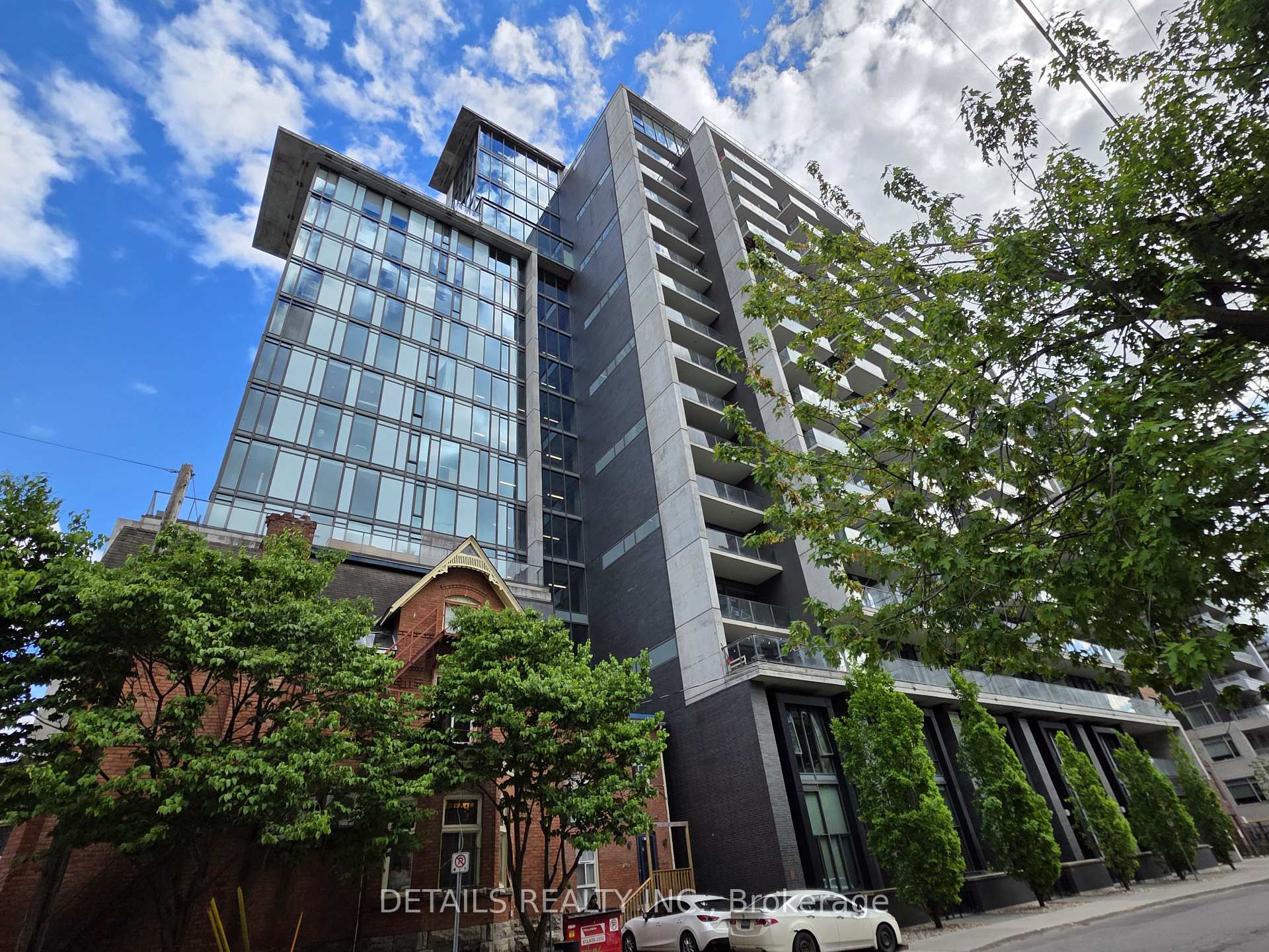 Front of Unit 812, 224 Lyon Street N