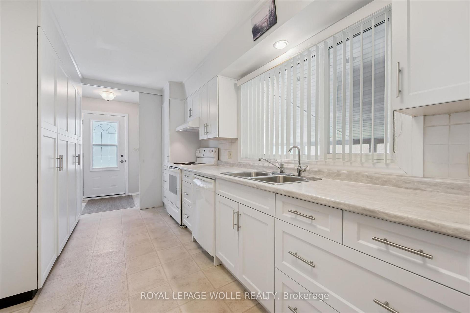 Photo 16 of 14 Ruskview Road, Kitchener, Forest Hill — HOMEH