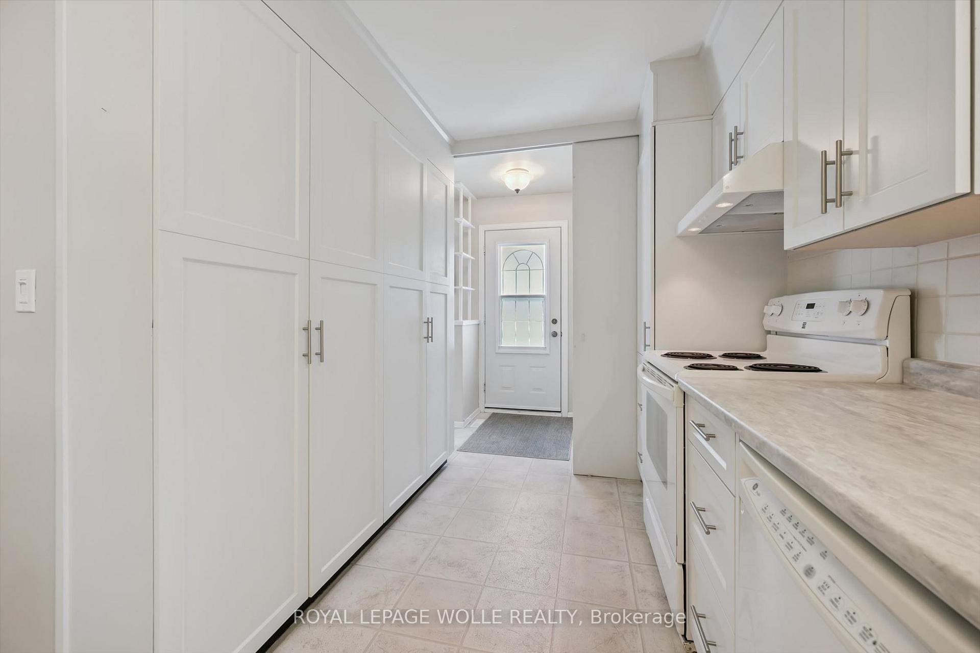 Photo 17 of 14 Ruskview Road, Kitchener, Forest Hill — HOMEH