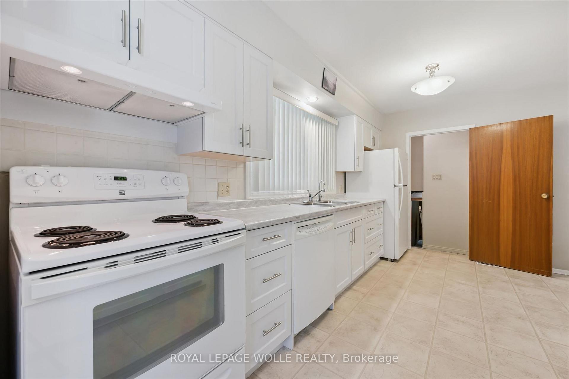Photo 18 of 14 Ruskview Road, Kitchener, Forest Hill — HOMEH