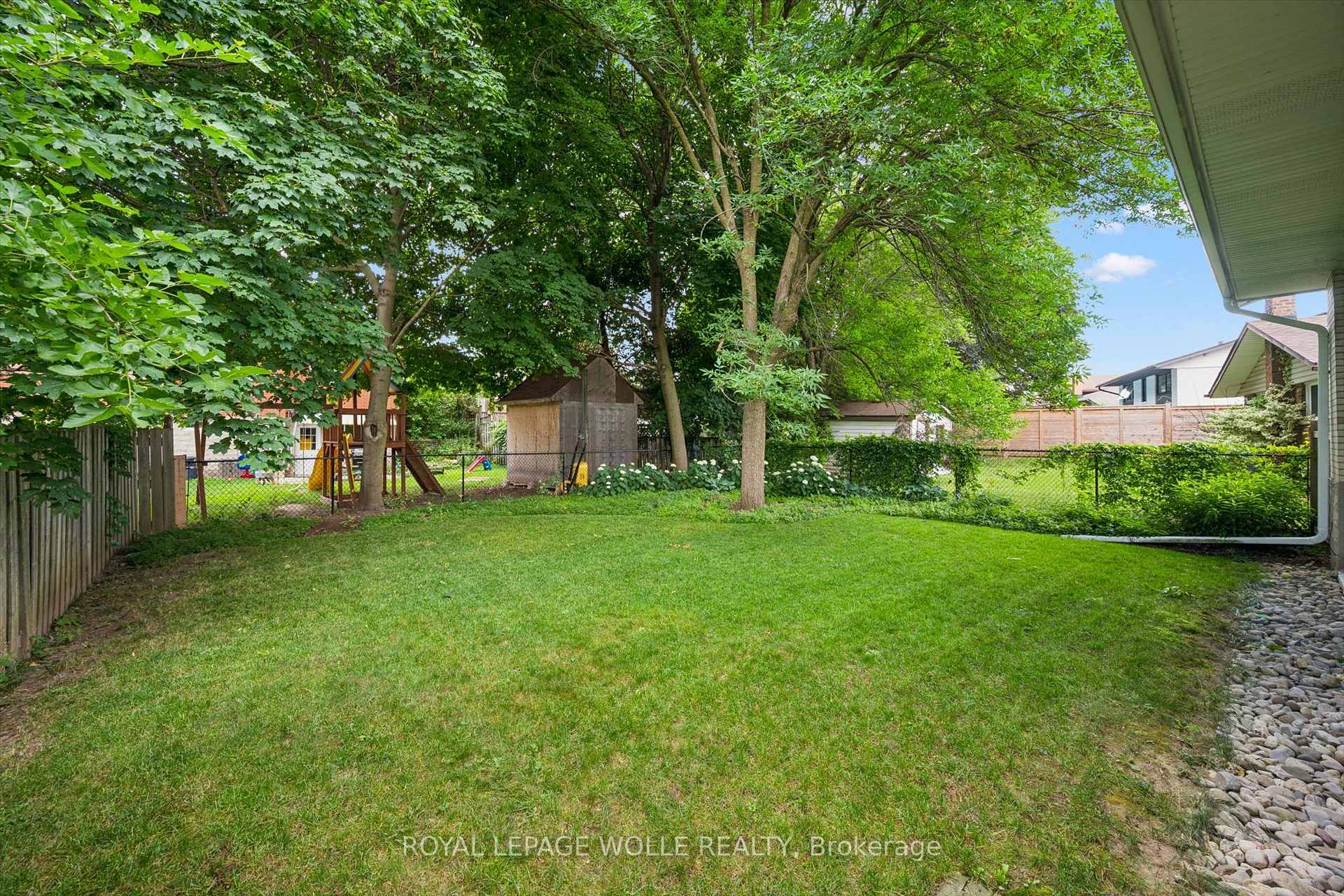 Photo 41 of 14 Ruskview Road, Kitchener, Forest Hill — HOMEH