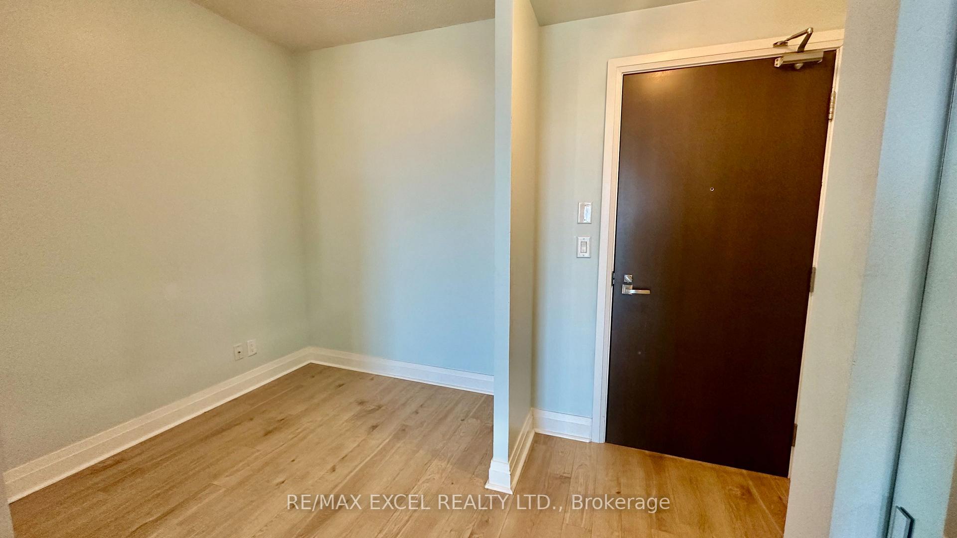 Photo 4 of Unit 1106, 7171 Yonge Street, Markham, Grandview — HOMEH