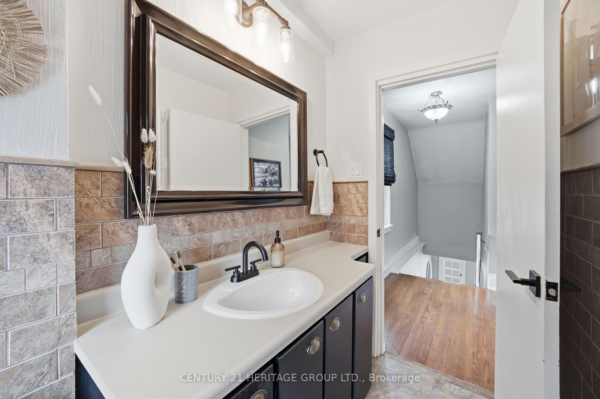 Photo 28 of 19 East 34th Street, Hamilton, Raleigh — HOMEH