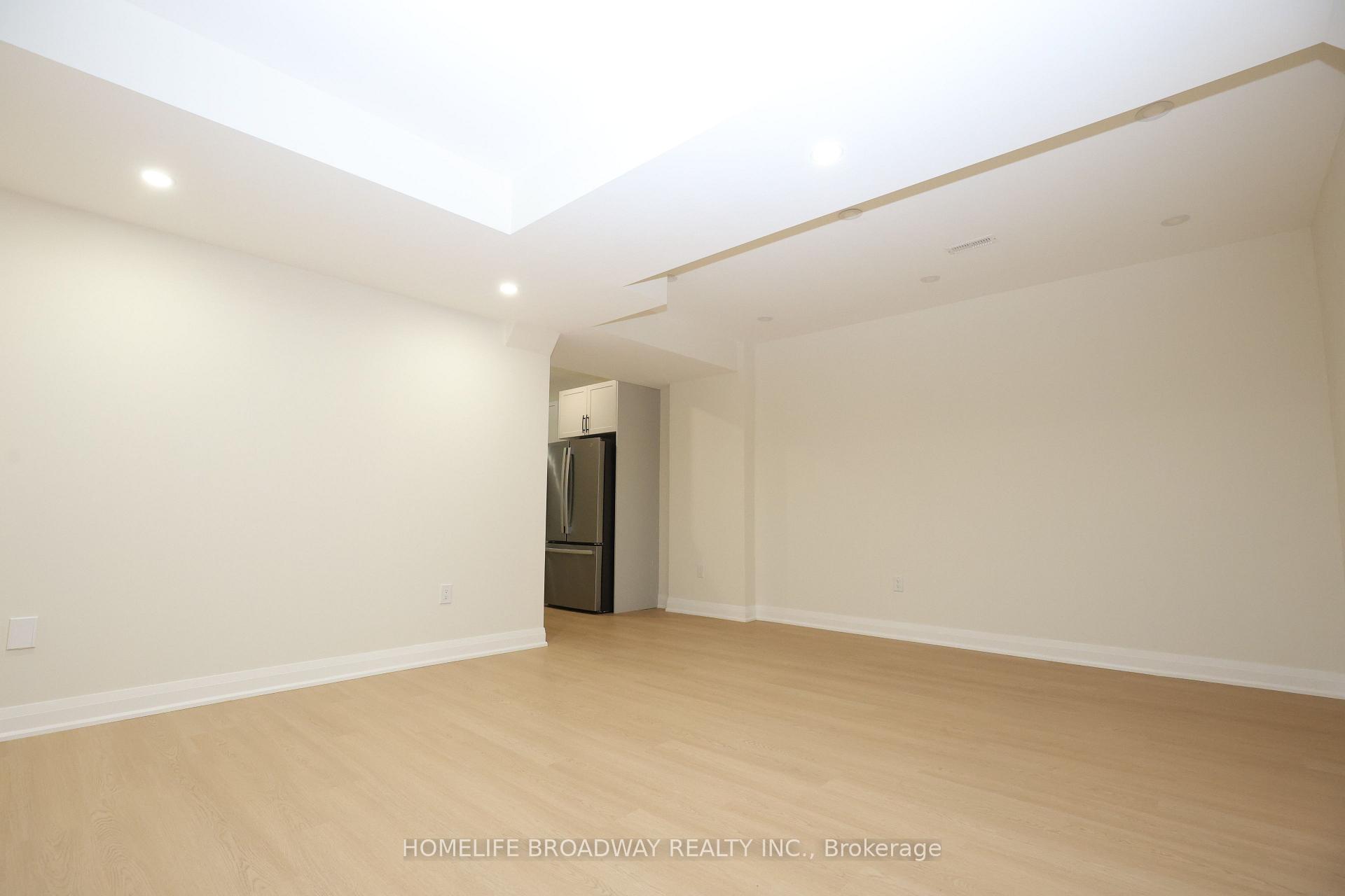 Photo 23 of 11 David Dunlap Boulevard, Richmond Hill, Observatory — HOMEH