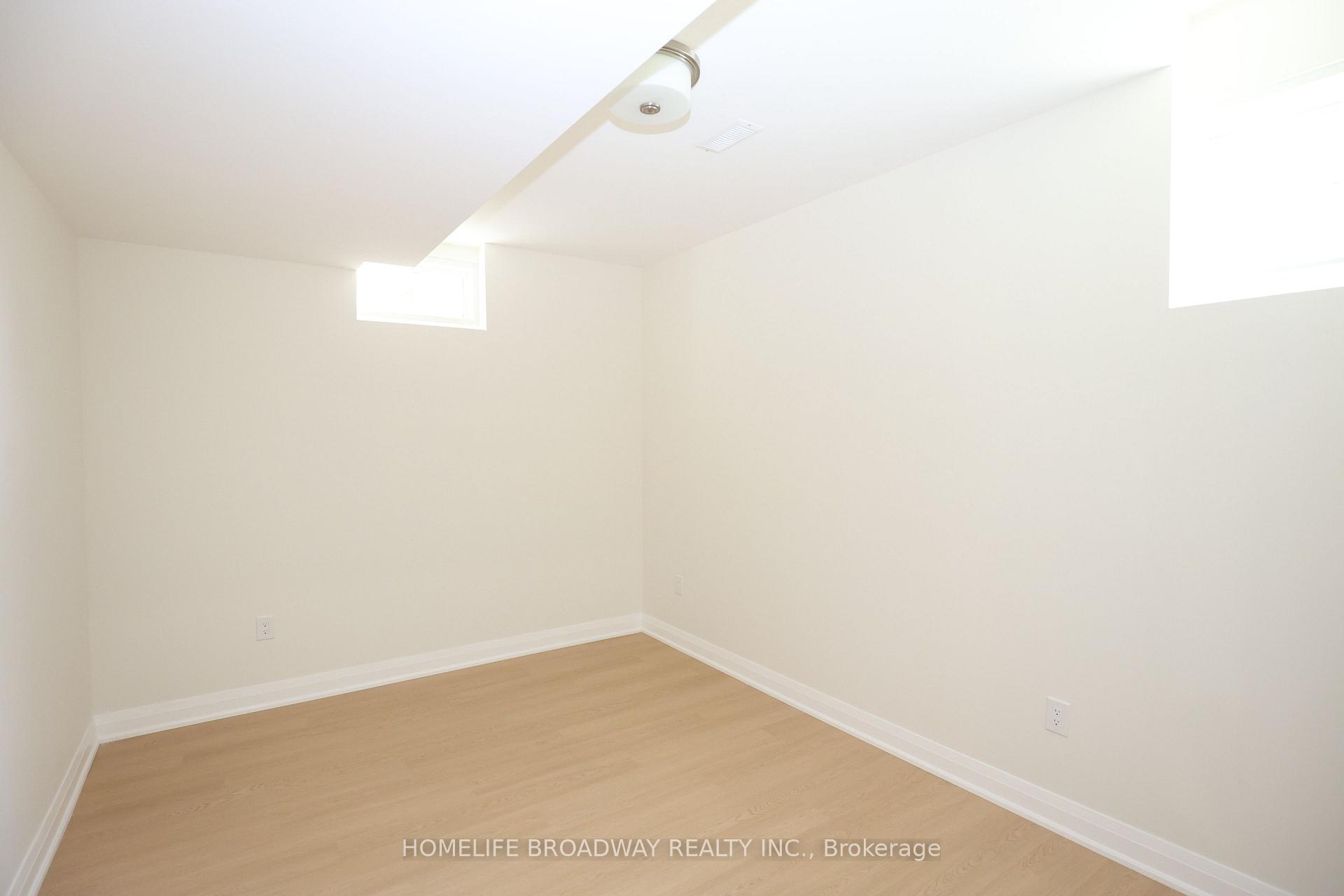 Photo 25 of 11 David Dunlap Boulevard, Richmond Hill, Observatory — HOMEH