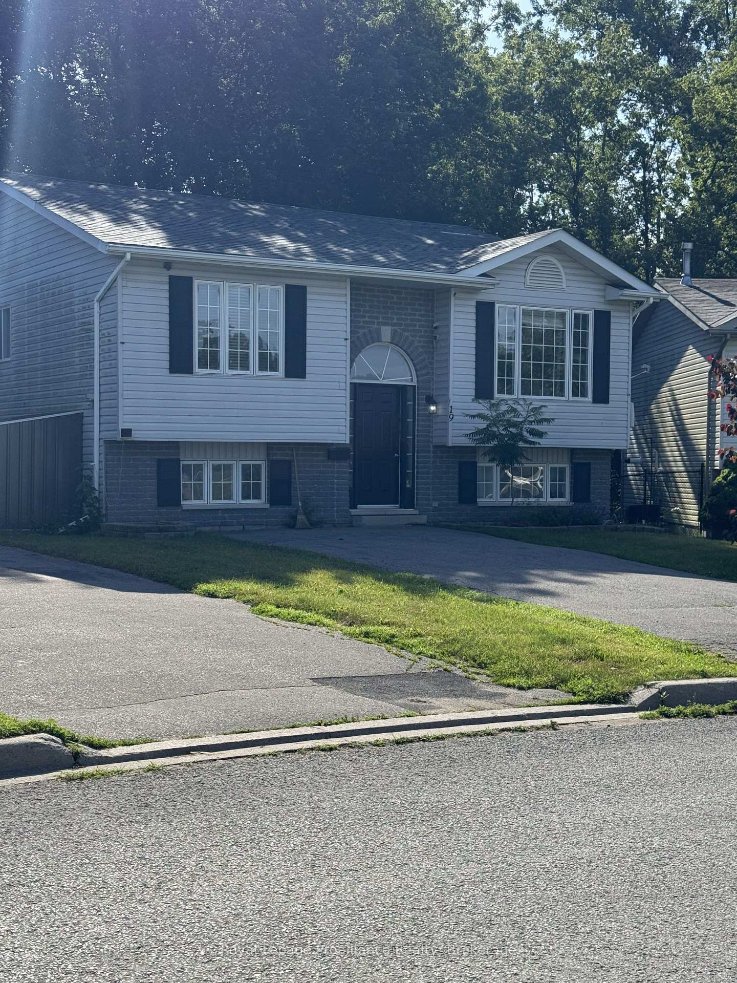 Photo of 19 Briardale Boulevard