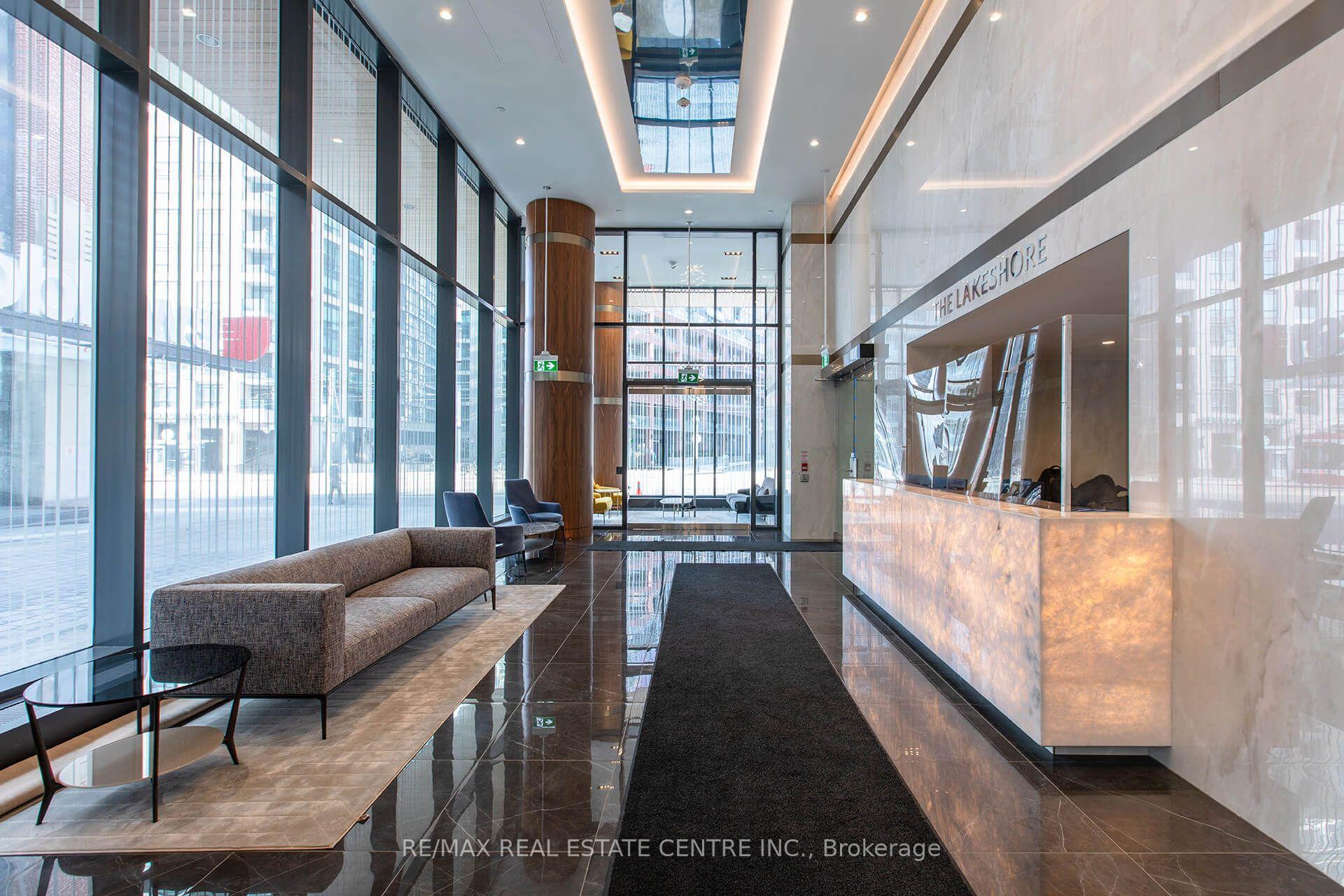 Photo 2 of Unit 812, 19 Bathurst Street, Toronto, Waterfront Communities — HOMEH