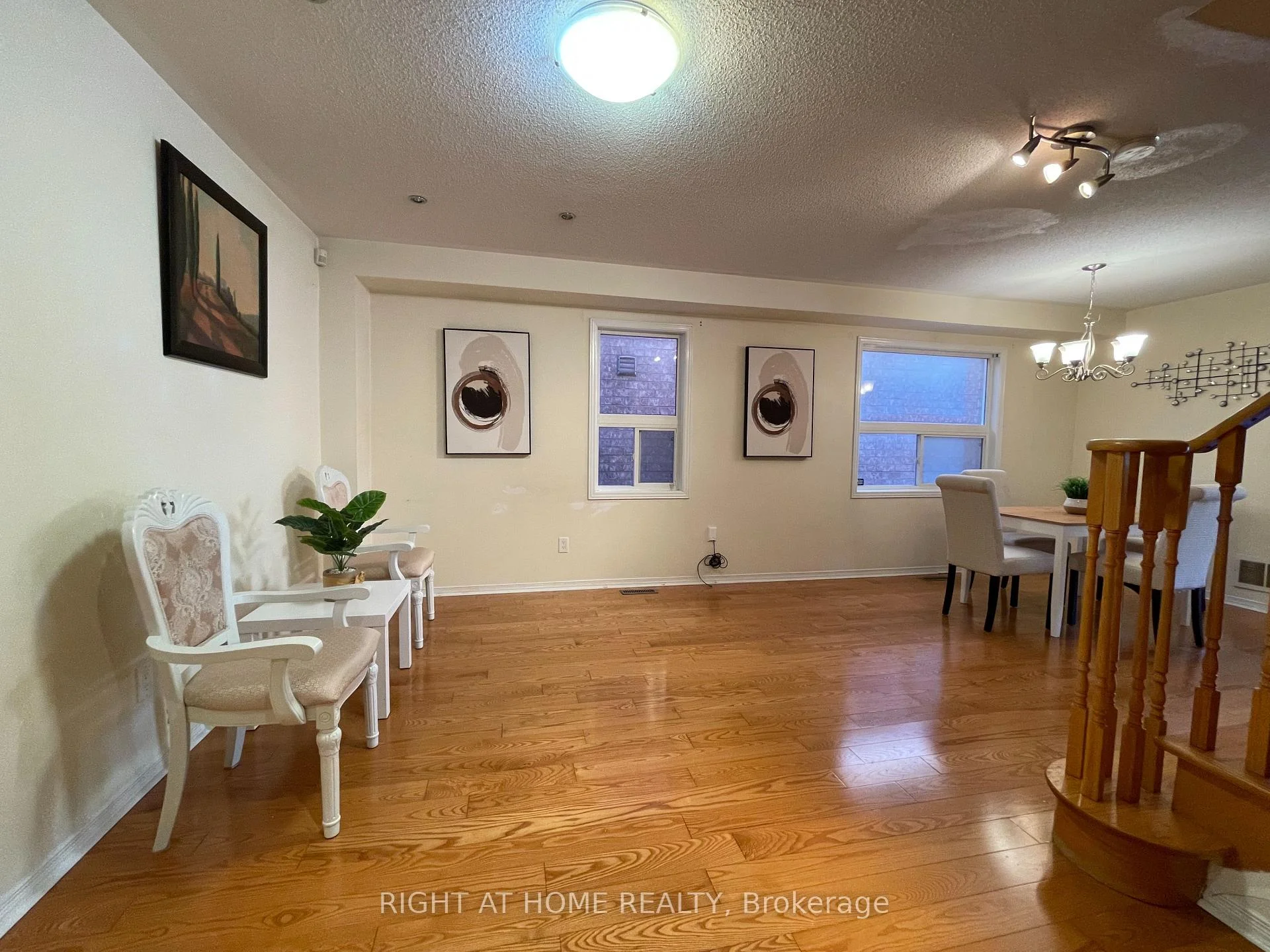 Photo 6 of 106 Novella Road, Vaughan, Patterson — HOMEH