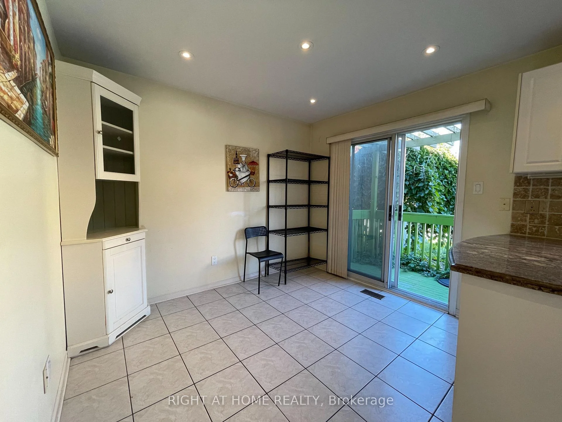 Photo 15 of 106 Novella Road, Vaughan, Patterson — HOMEH