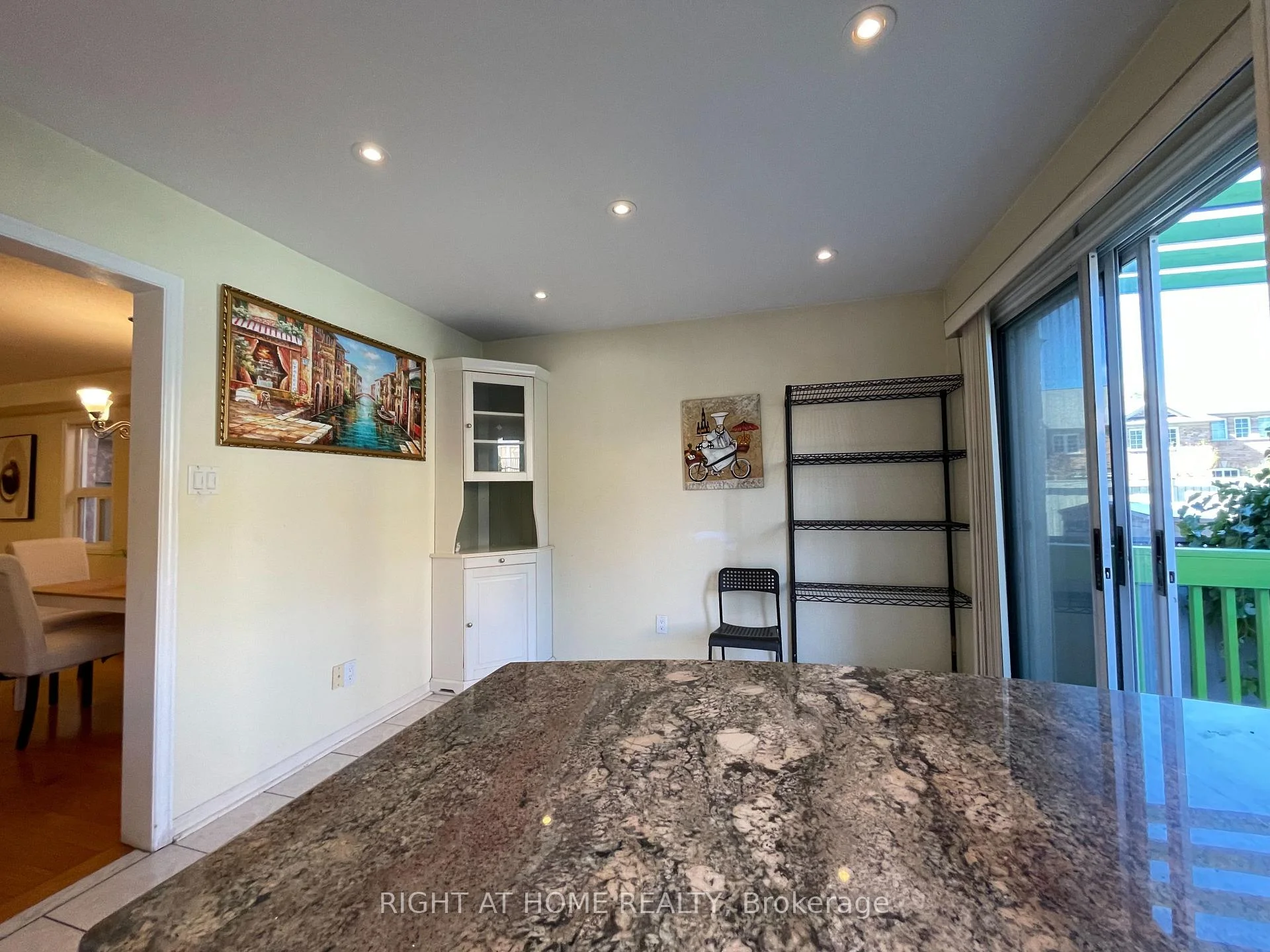 Photo 16 of 106 Novella Road, Vaughan, Patterson — HOMEH
