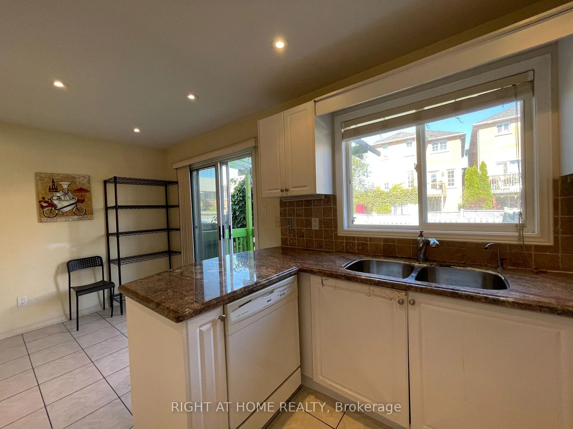 Photo 22 of 106 Novella Road, Vaughan, Patterson — HOMEH