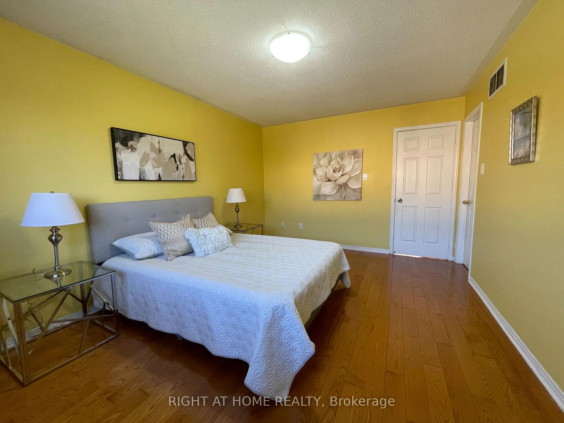 Photo 25 of 106 Novella Road, Vaughan, Patterson — HOMEH