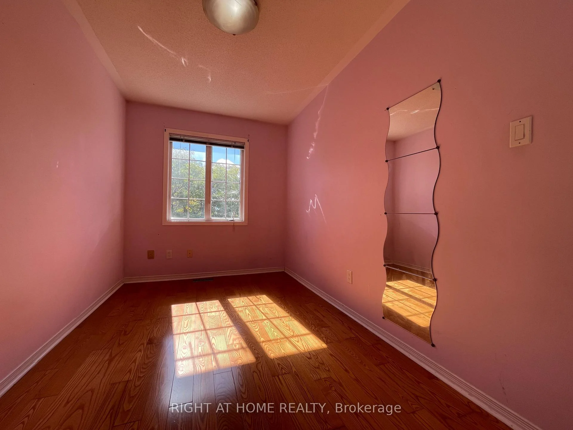 Photo 33 of 106 Novella Road, Vaughan, Patterson — HOMEH