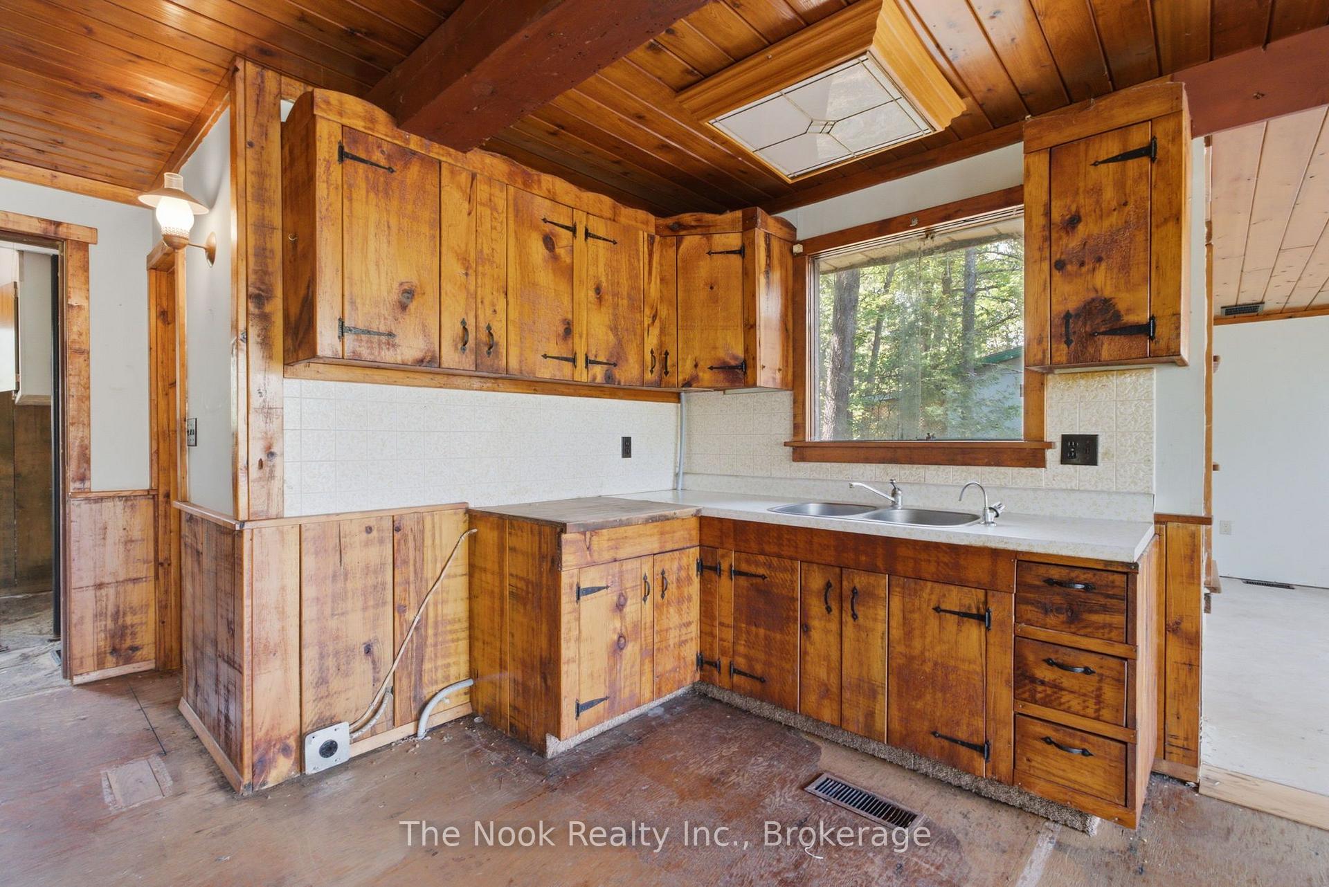 Photo 19 of 69 Island Drive, Trent Lakes — HOMEH