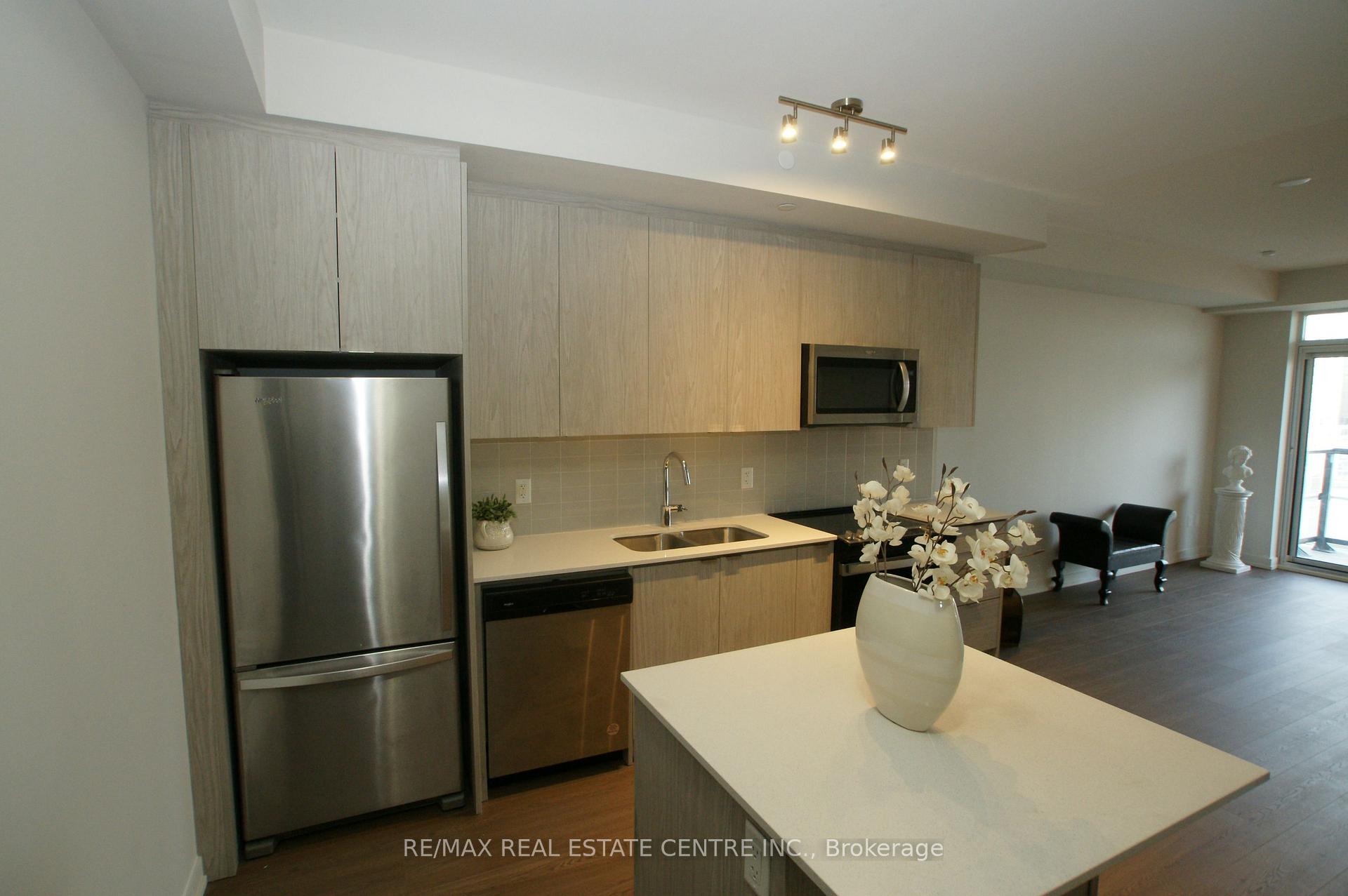 Photo 7 of Unit 1006, 55 Duke Street W, Kitchener, City Commercial Core — HOMEH