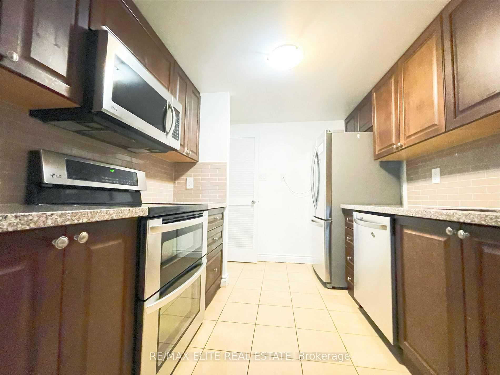 Photo 2 of Unit 404, 717 Bay Street, Toronto, Bay Street Corridor — HOMEH